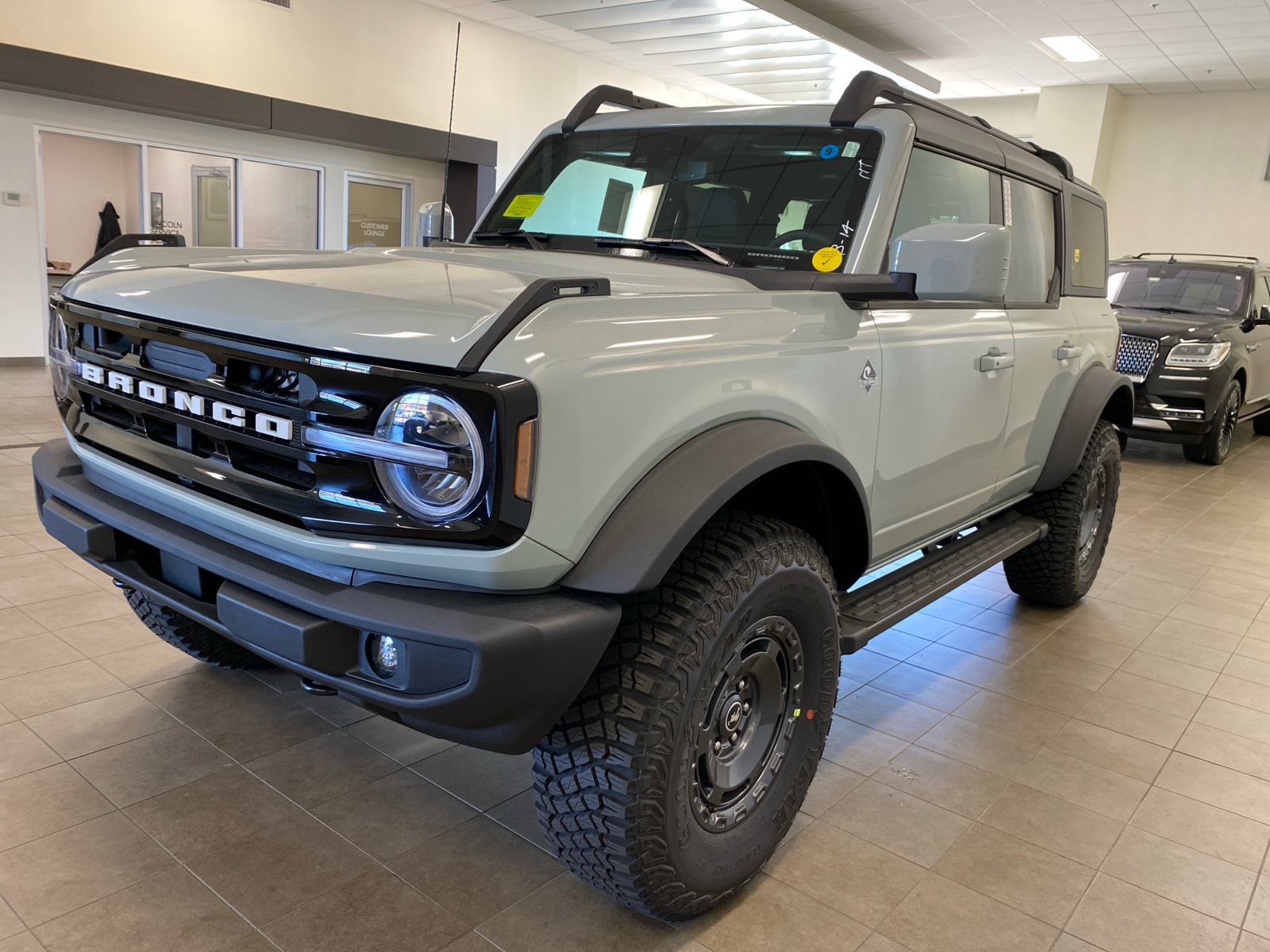 2024 Ford Bronco 2024 FORD BRONCO OUTER BANKS 4DR SUV 116.1 WB 4WD 4