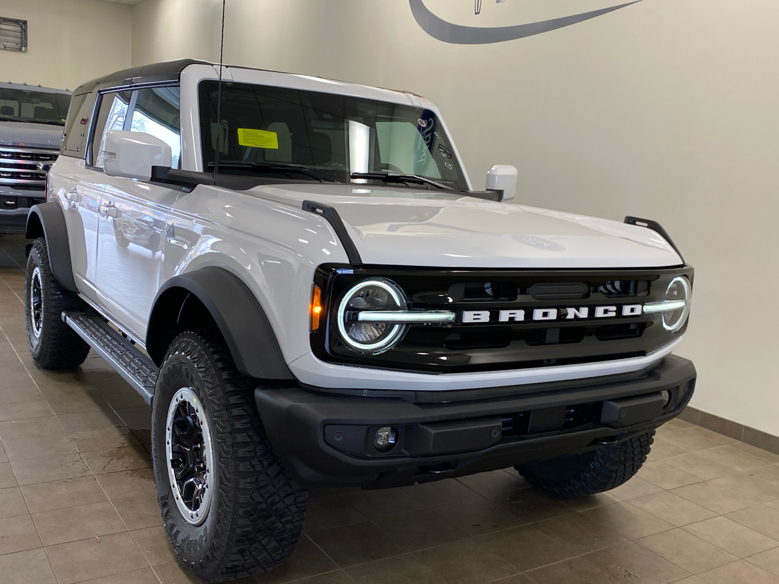 2024 Ford Bronco 2024 FORD BRONCO OUTER BANKS 4DR SUV 116.1 WB 4WD 2