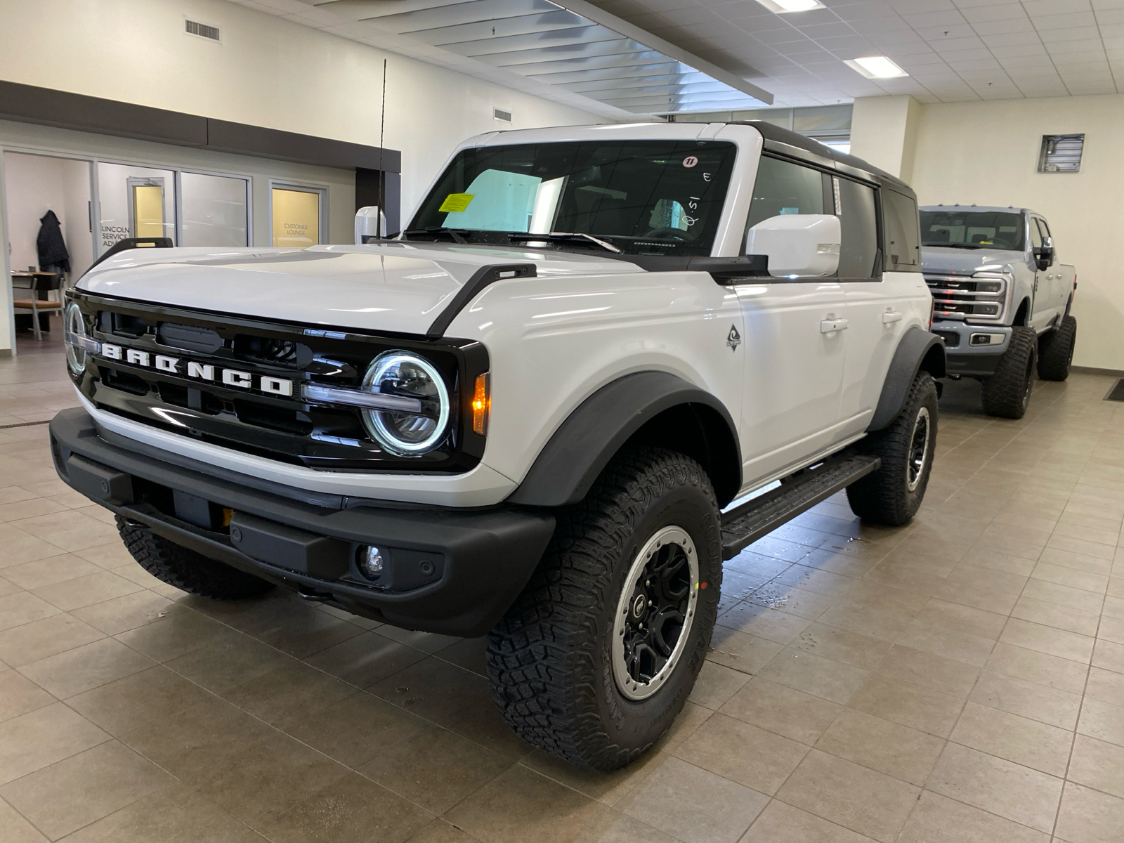 2024 Ford Bronco 2024 FORD BRONCO OUTER BANKS 4DR SUV 116.1 WB 4WD 4