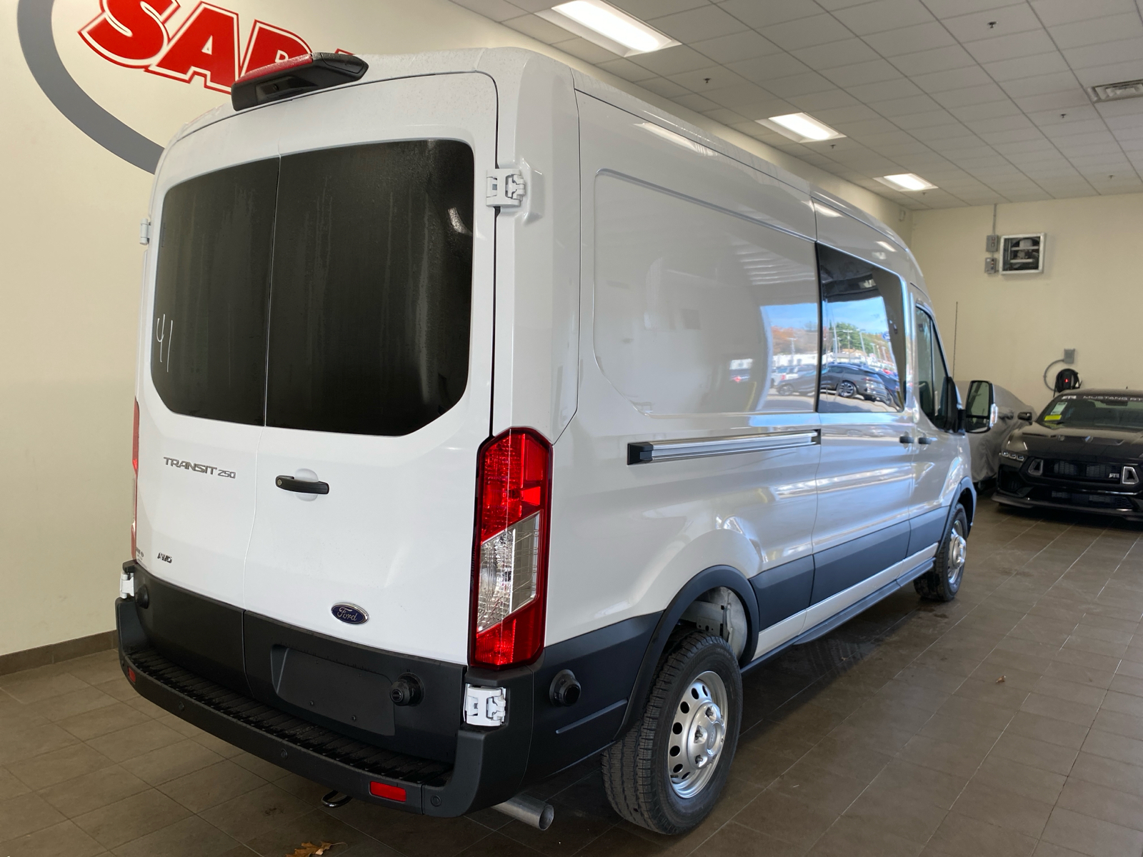 2024 Ford Transit Cargo Van 2024 FORD TRANSIT-250 CARGO 3DR 148 WB AWD 9