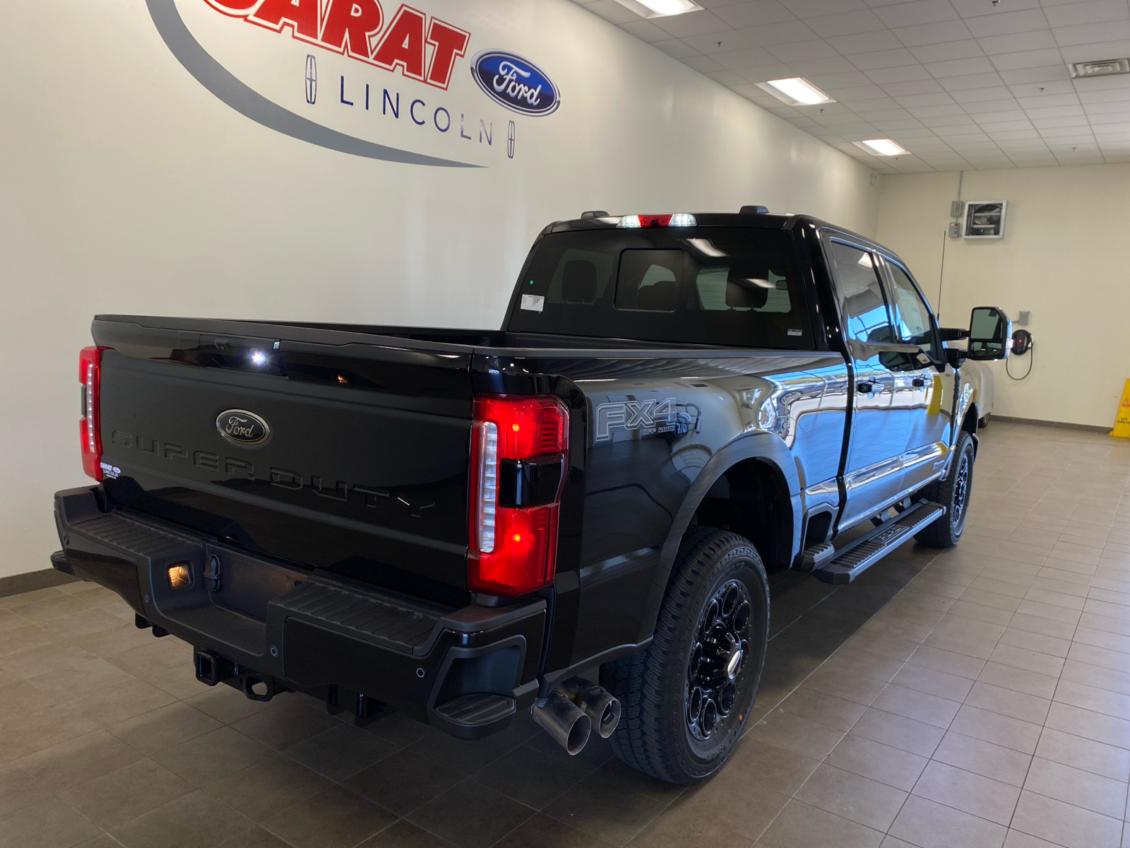 2024 Ford Super Duty F-250 SRW 2024 FORD F-250 LARIAT CREW CAB 4DR 160 WB 4WD HD 7