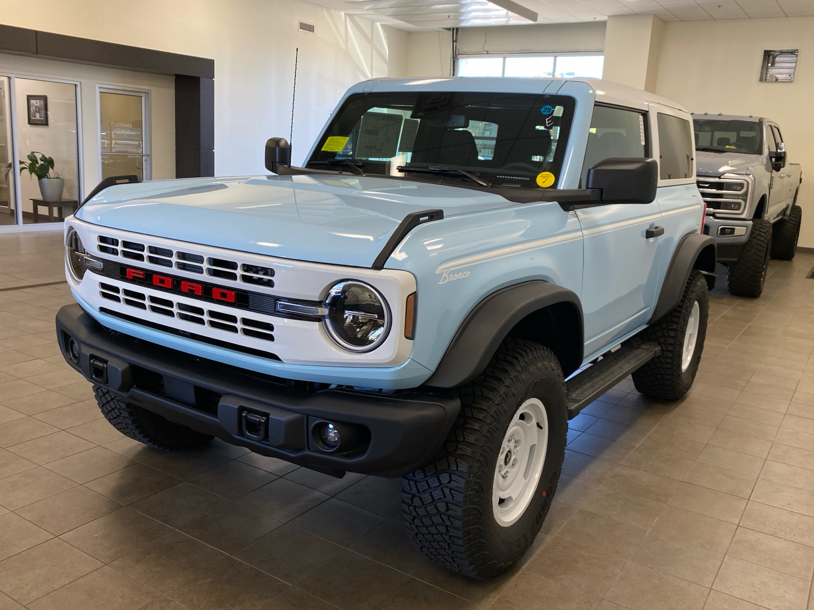 2024 Ford Bronco 2024 FORD BRONCO HERITAGE EDITION 2DR SUV 100.4 W 4