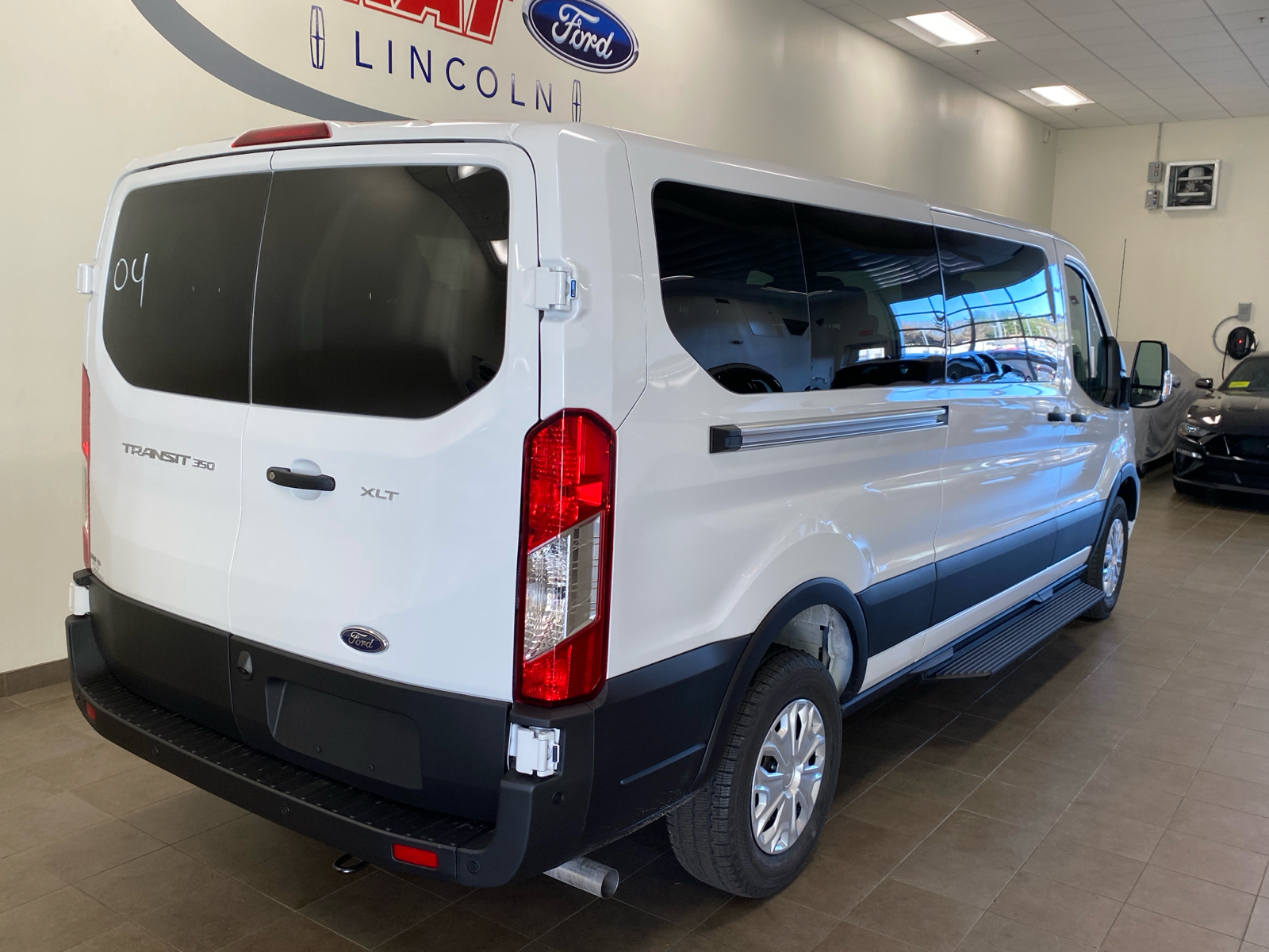 2024 Ford Transit Passenger Wagon 2024 FORD TRANSIT-350 PASSENGER XLT WGN 3DR 148 W 9