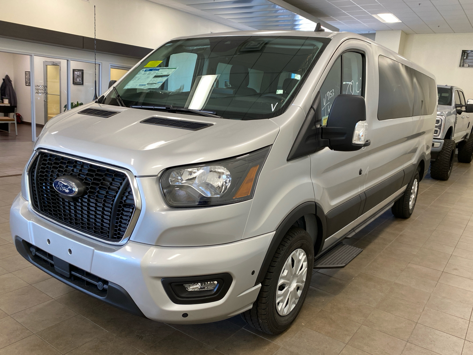 2024 Ford Transit Passenger Wagon 2024 FORD TRANSIT-350 PASSENGER XLT WGN 3DR 148 W 4