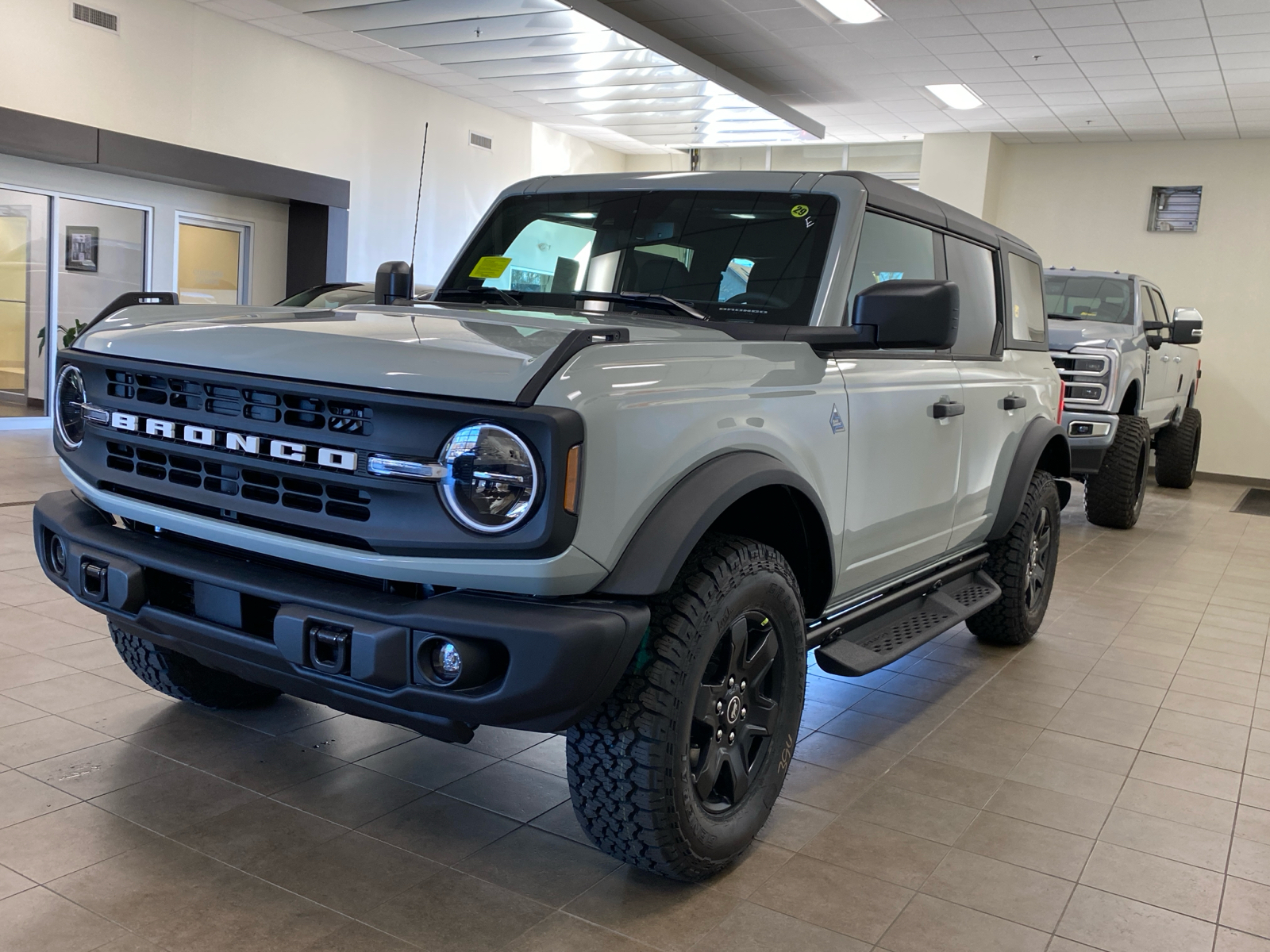 2024 Ford Bronco 2024 FORD BRONCO BLACK DIAMOND 4DR SUV 116.1 WB 4 4