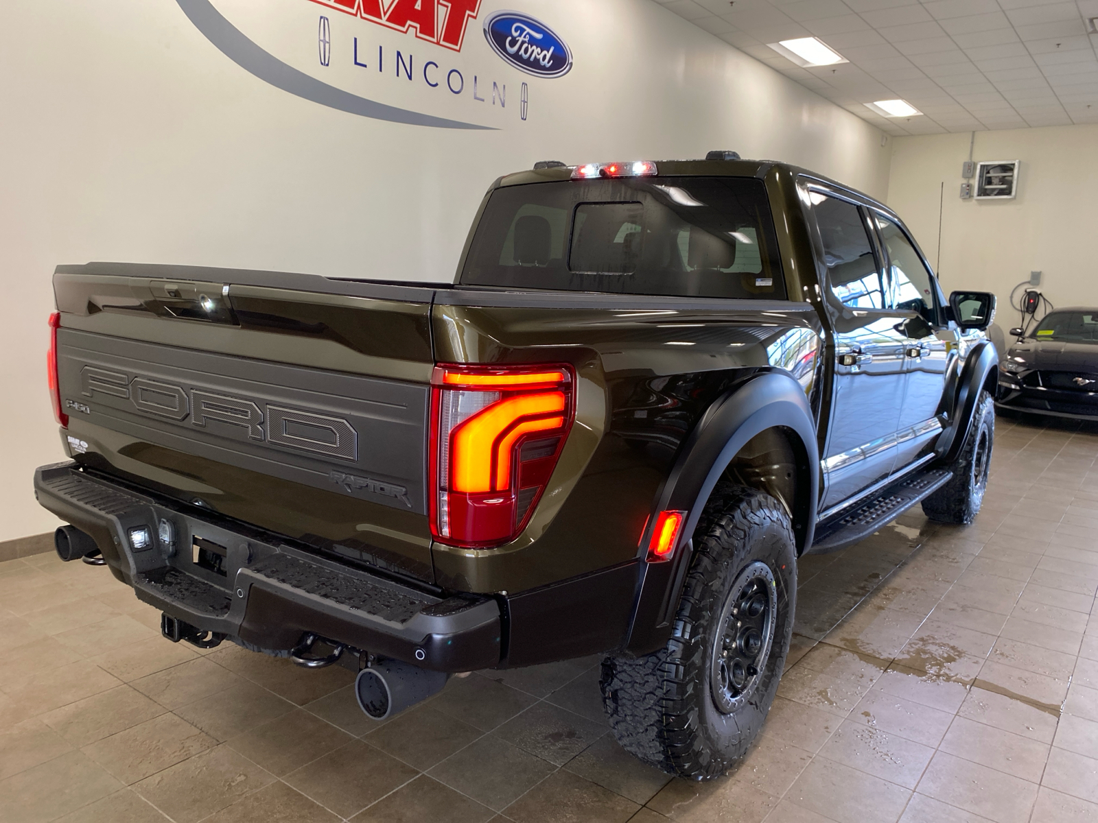 2024 Ford F-150 2024 FORD F-150 RAPTOR CREW CAB 4DR 145 WB 4WD 7