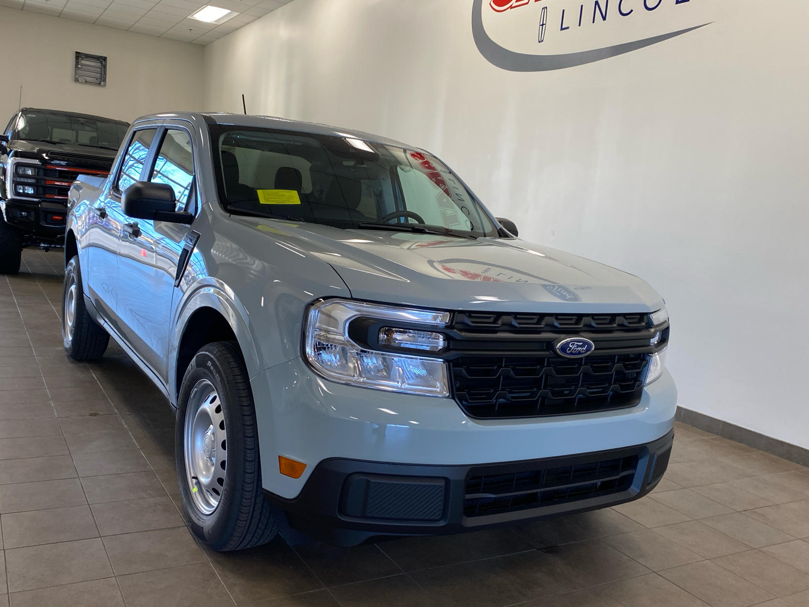 2024 Ford Maverick 2024 FORD MAVERICK XL CREW CAB 4DR 121.1 WB 2