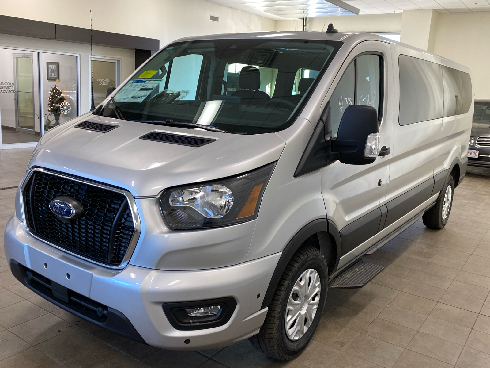 2024 Ford Transit Passenger Wagon 2024 FORD TRANSIT-350 PASSENGER XLT WGN 3DR 148 W 4