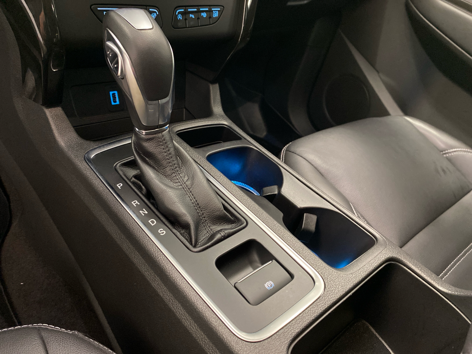 2019 Ford Escape Titanium 25