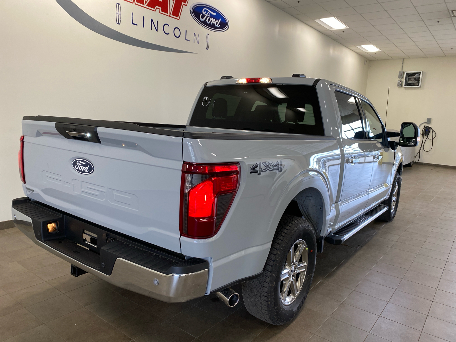 2024 Ford F-150 2024 FORD F-150 XLT CREW CAB 4DR 145 WB 4WD 7