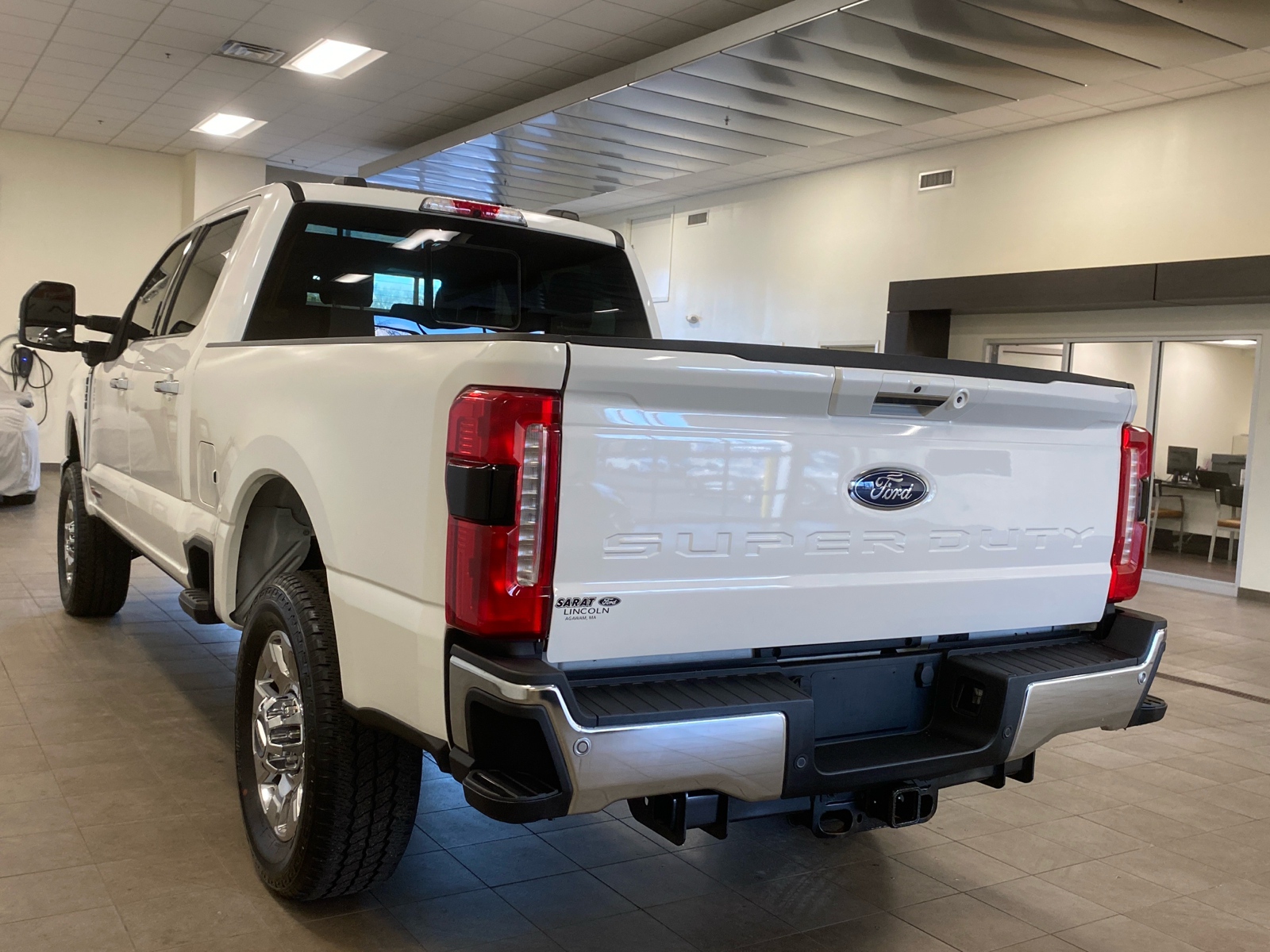 2023 Ford Super Duty F-350 SRW LARIAT 5