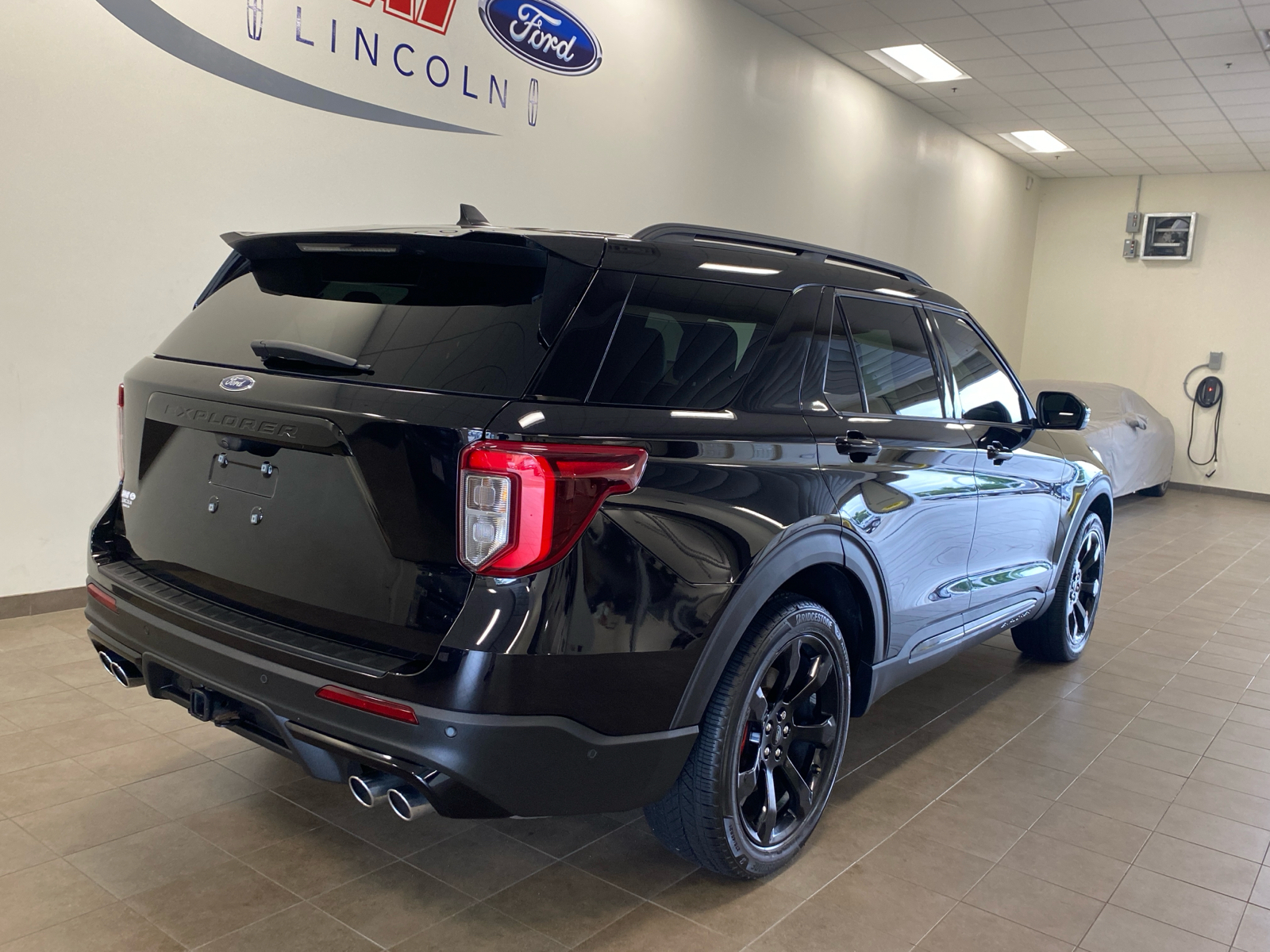 2021 Ford Explorer ST 7