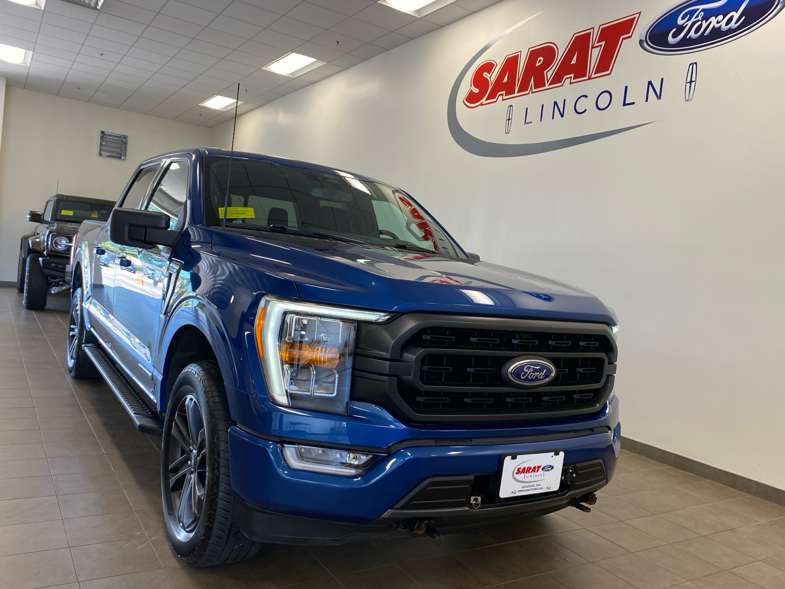 2022 Ford F-150 LARIAT 2