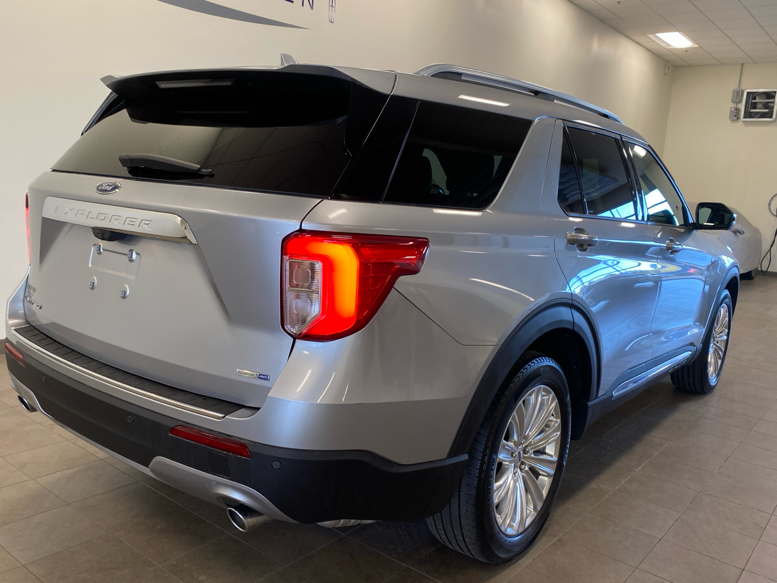 2020 Ford Explorer Limited 9