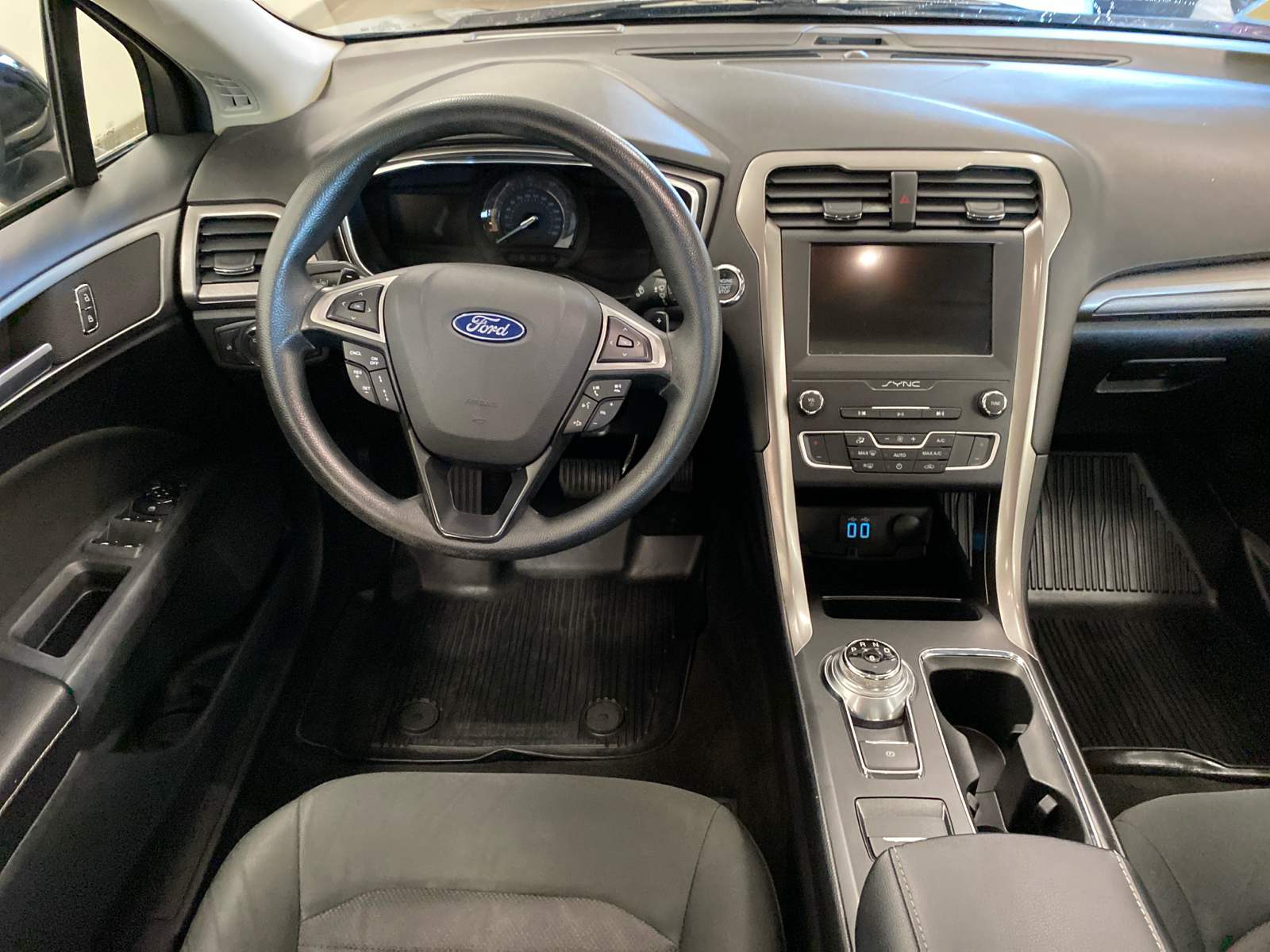 2019 Ford Fusion SE 12