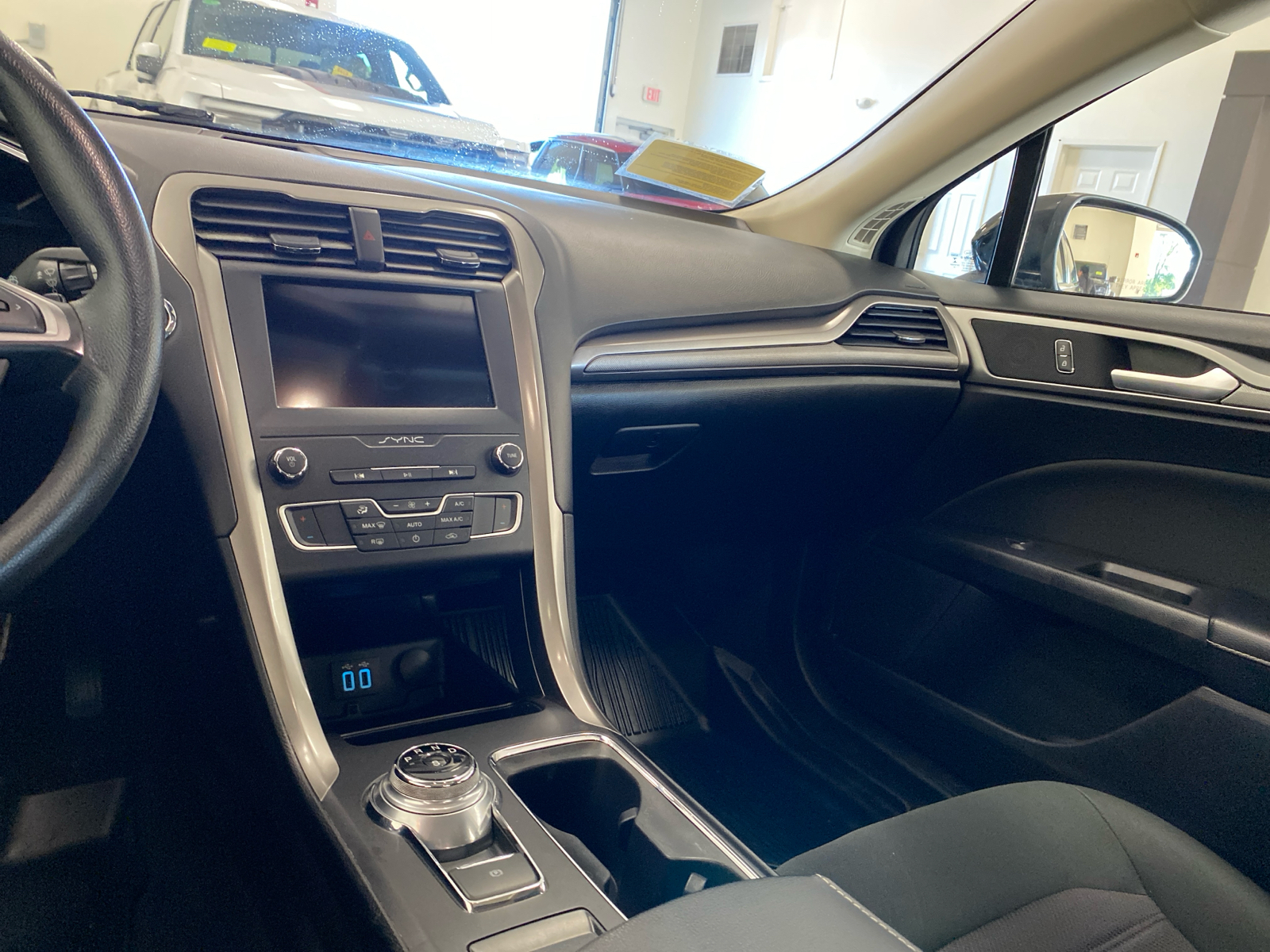 2019 Ford Fusion SE 13