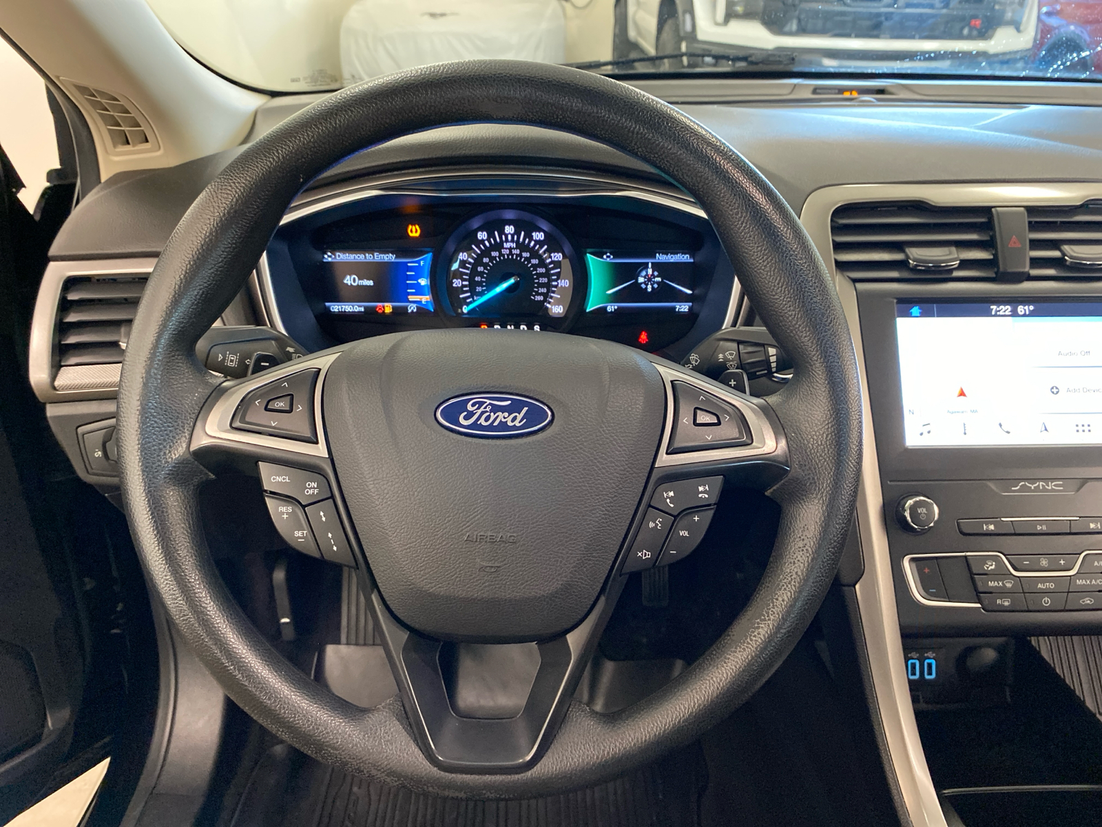 2019 Ford Fusion SE 19