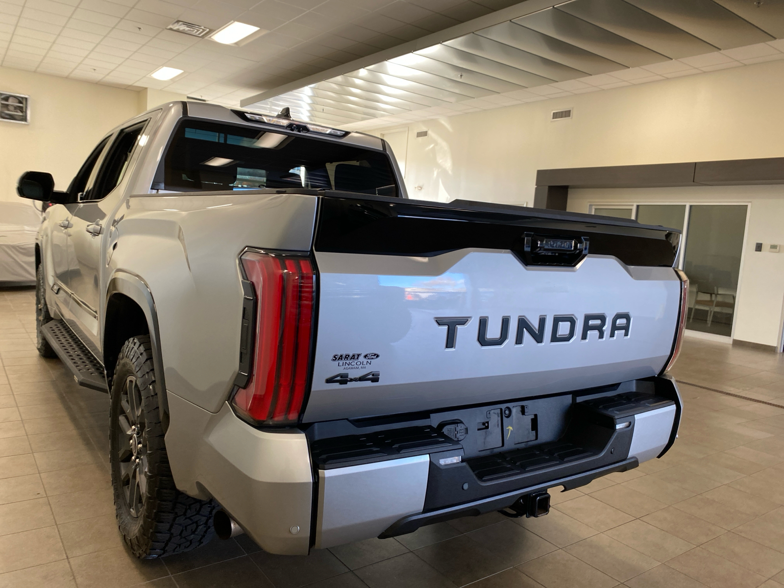 2022 Toyota Tundra 4WD Platinum 5