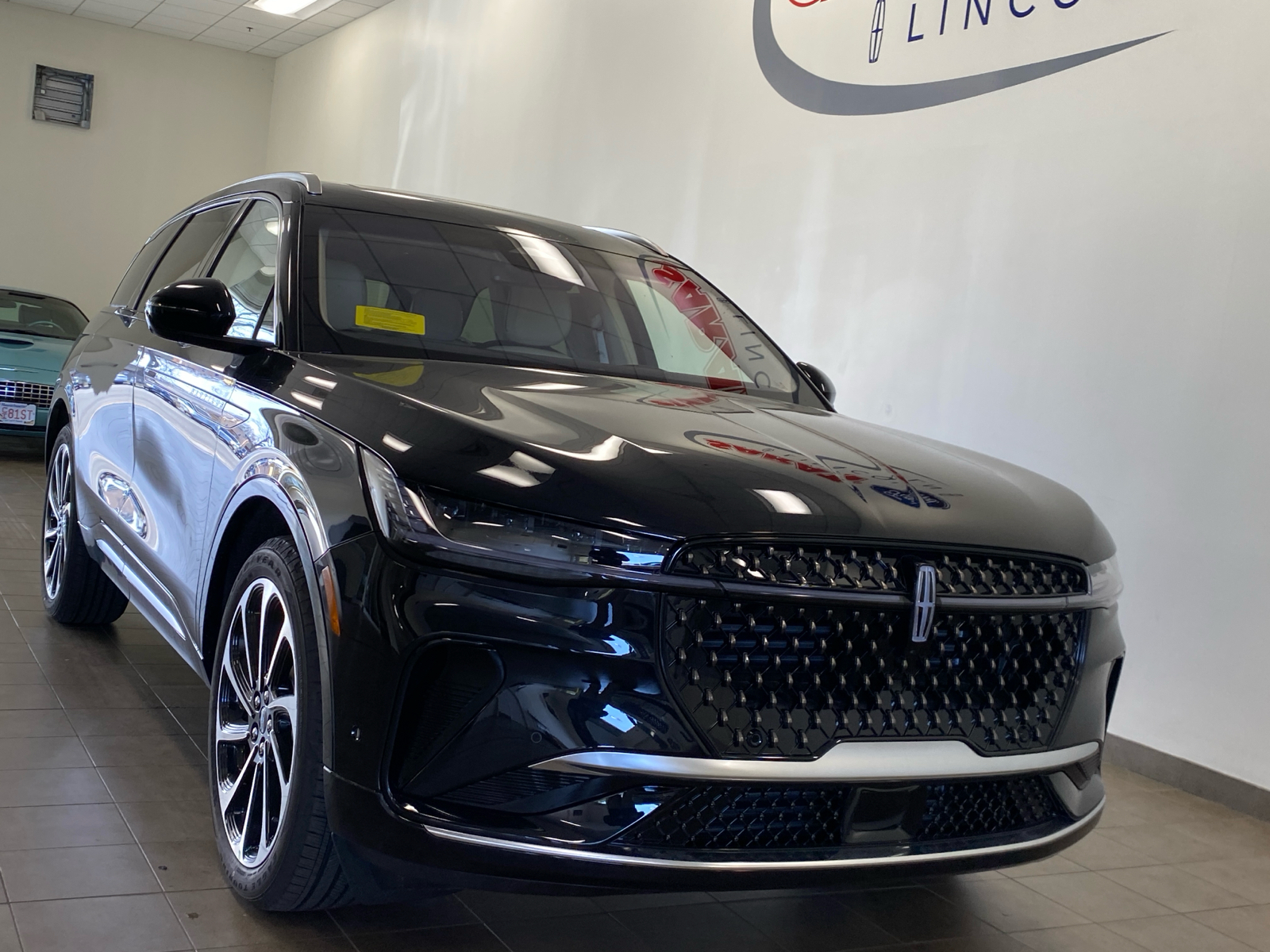 2024 Lincoln Nautilus J9J0 BLACK LABEL AWD 2