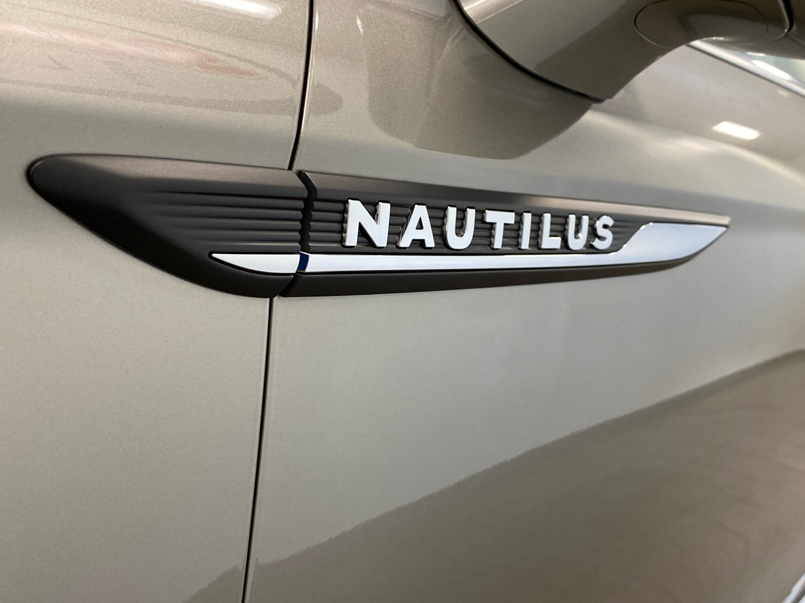 2023 Lincoln Nautilus Reserve 13