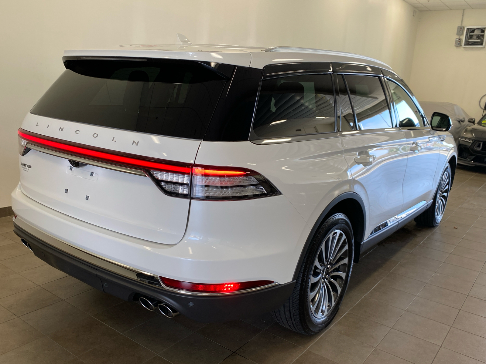 2023 Lincoln Aviator Standard 7