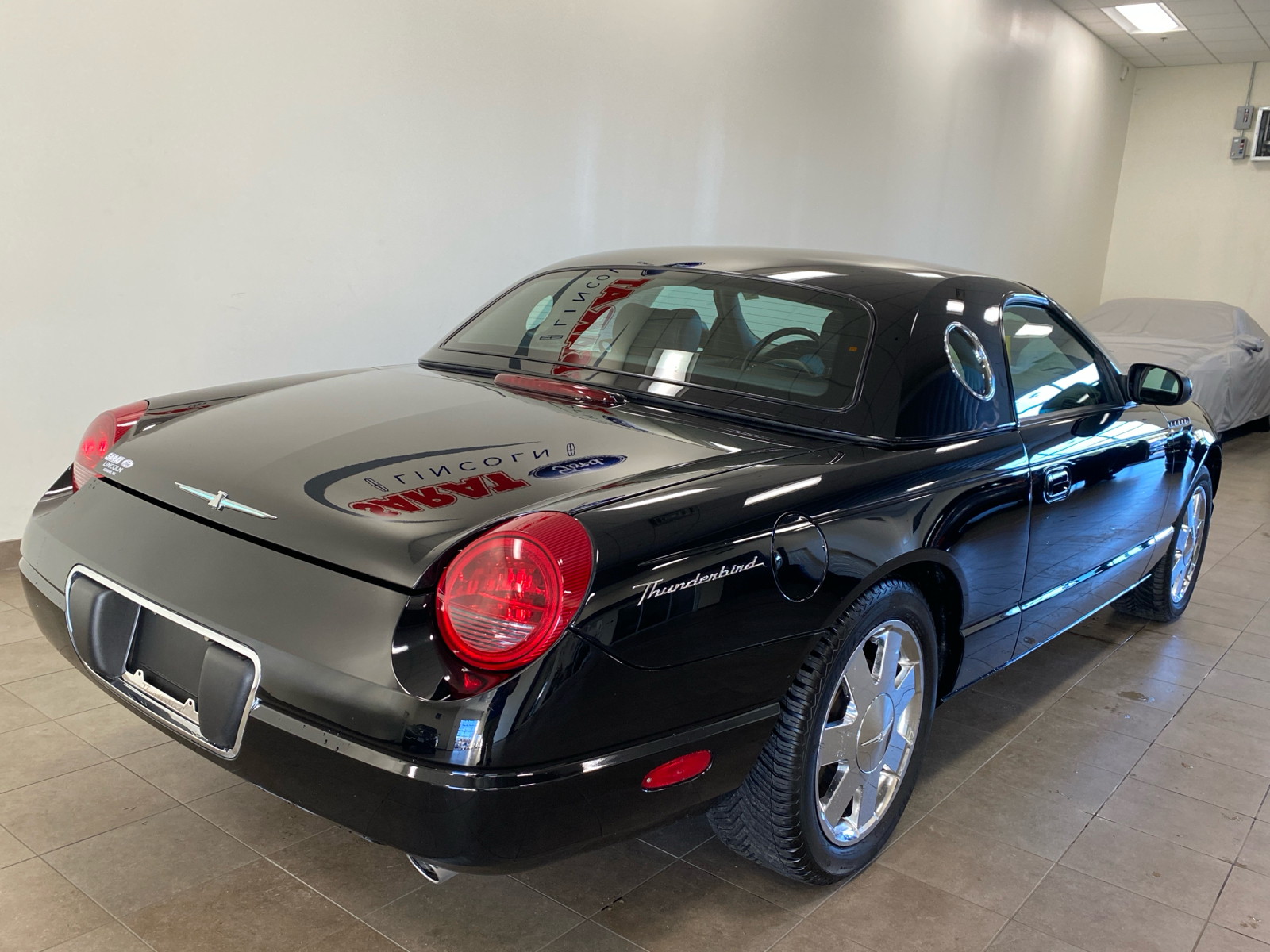 2002 Ford Thunderbird w/Hardtop Deluxe 9