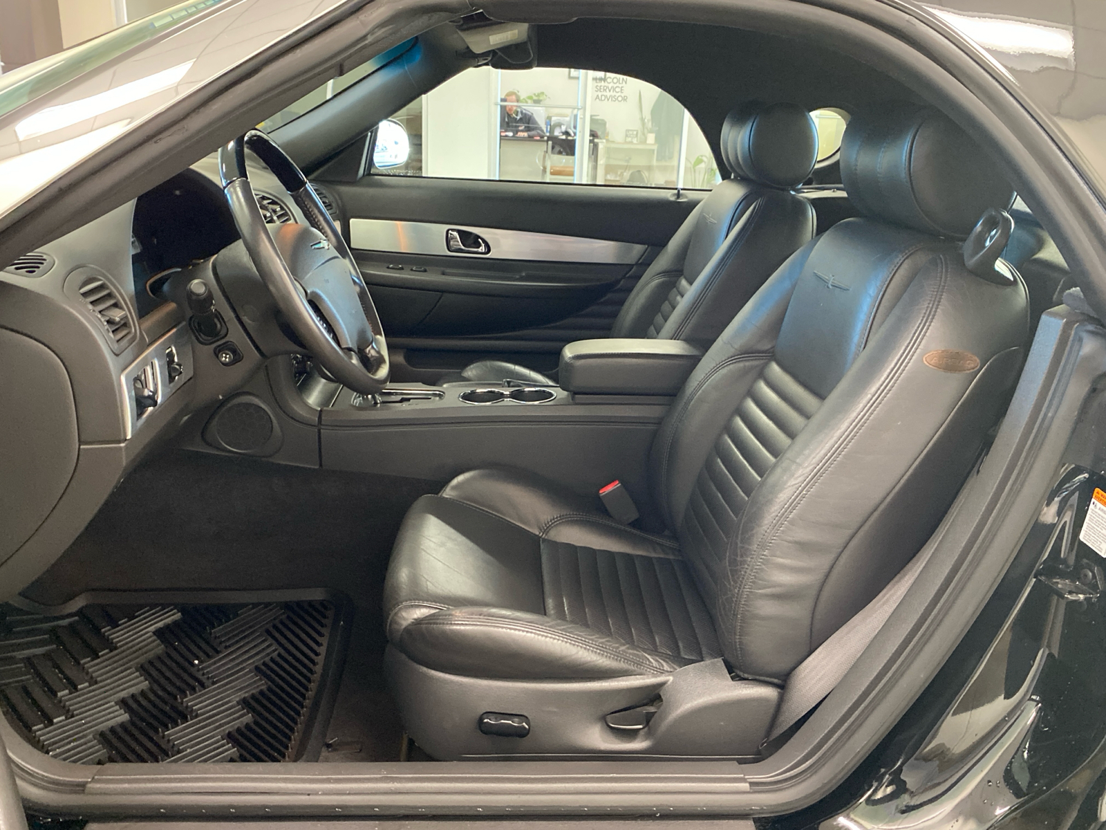 2002 Ford Thunderbird w/Hardtop Deluxe 11