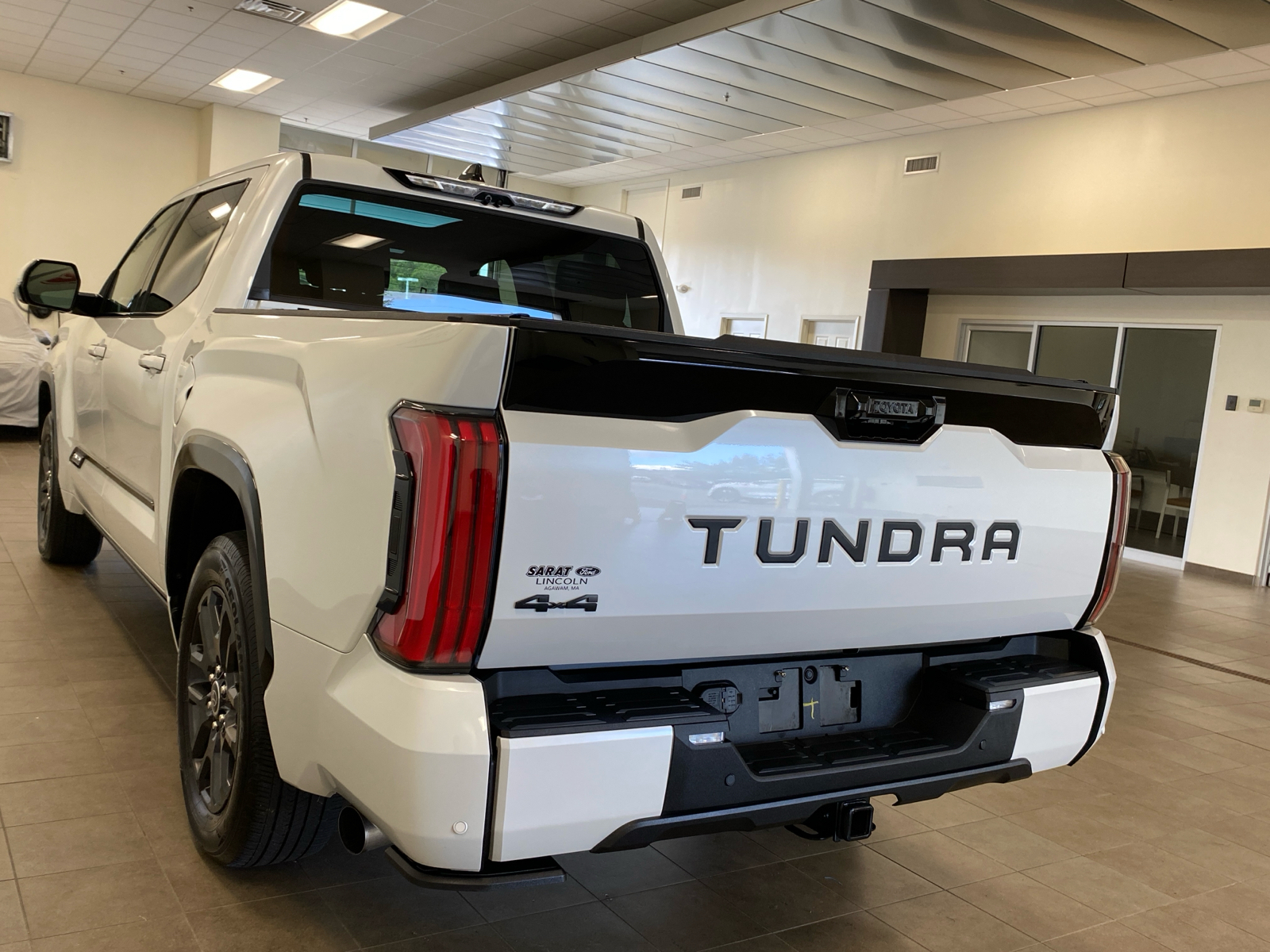 2022 Toyota Tundra 4WD Platinum 5