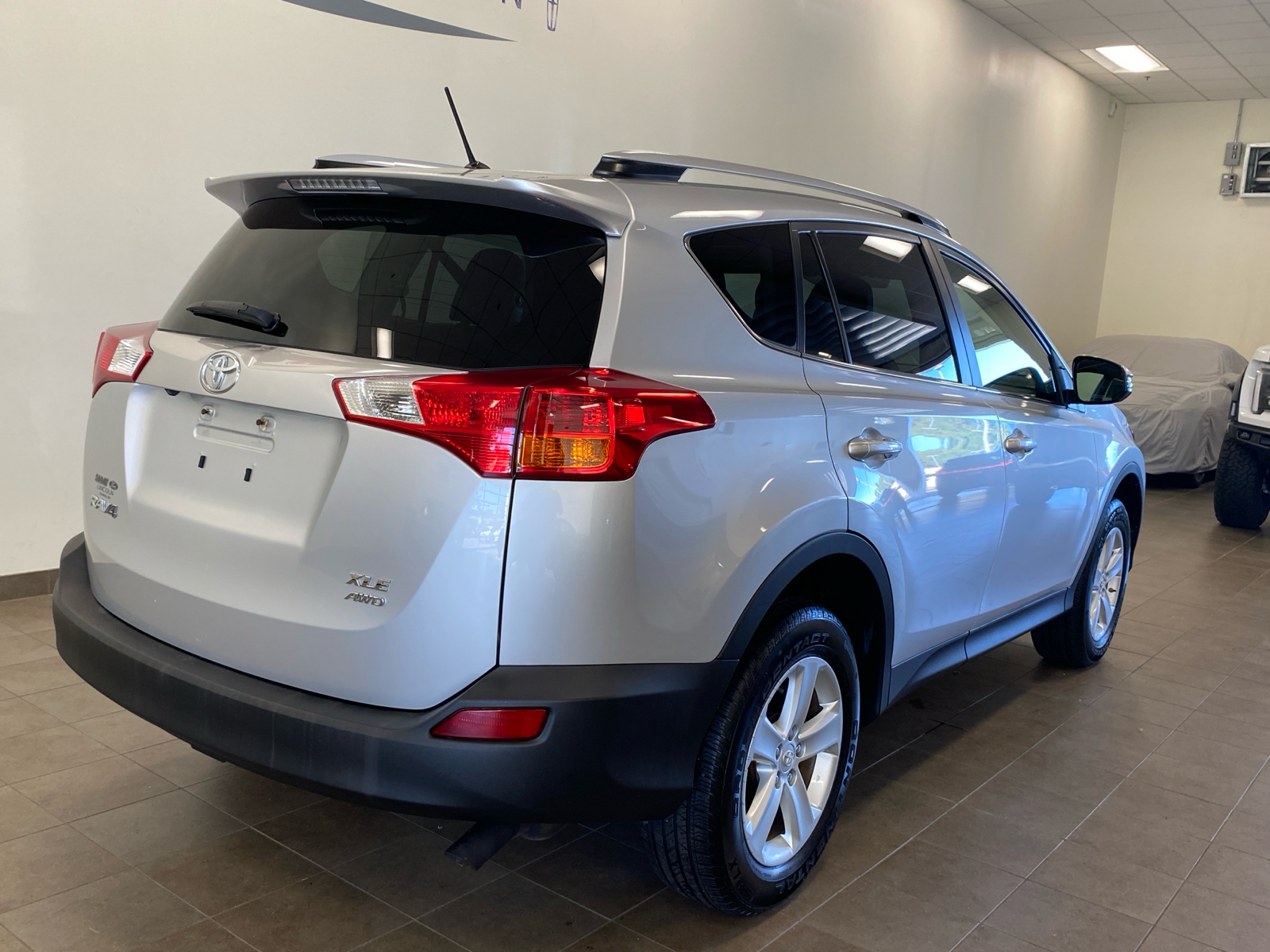 2013 Toyota RAV4 XLE 9