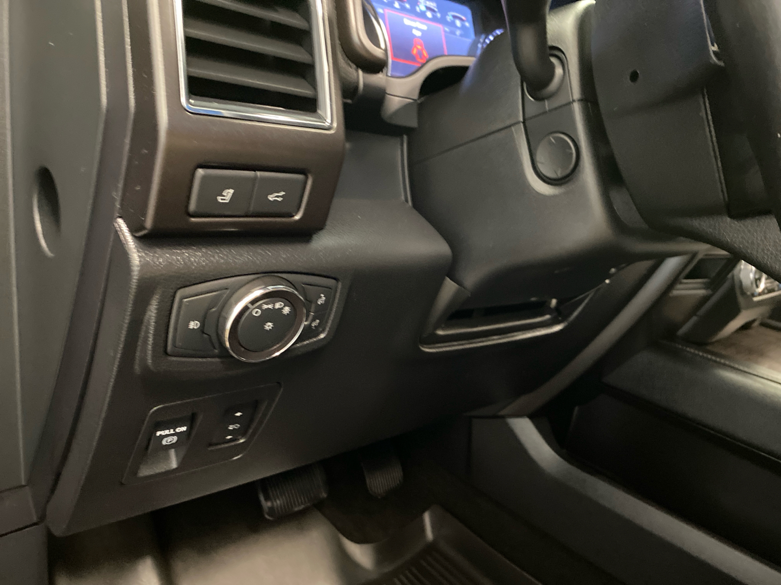 2019 Ford Expedition Limited 19