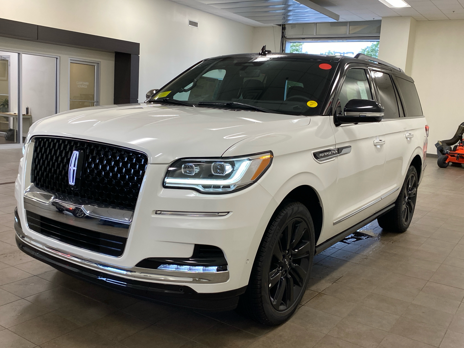 2024 Lincoln Navigator 2024 LINCOLN NAVIGATOR BLACK LABEL 4DR SUV 122.5 4