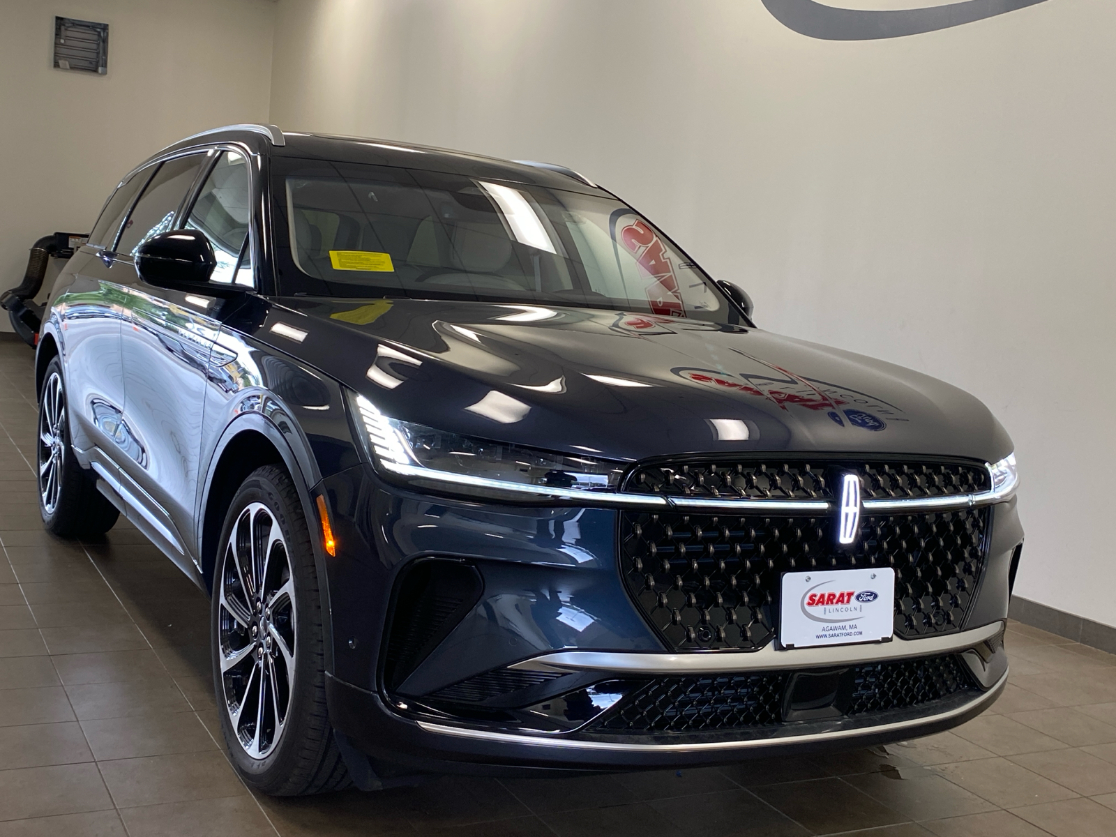 2024 Lincoln Nautilus J9J0 BLACK LABEL AWD 2