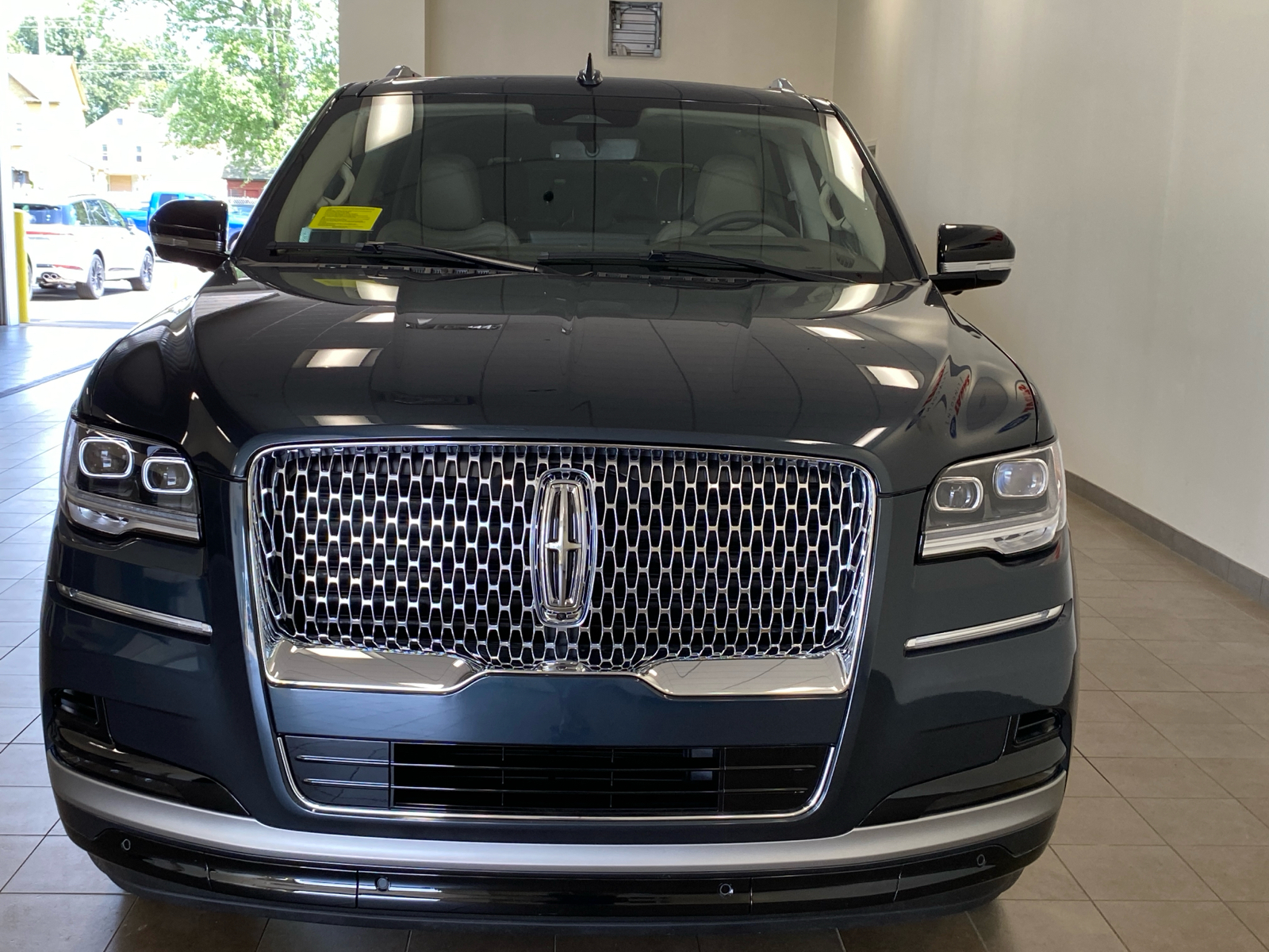 2024 Lincoln Navigator 2024 LINCOLN NAVIGATOR RESERVE 4DR SUV 122.5 WB 4 3