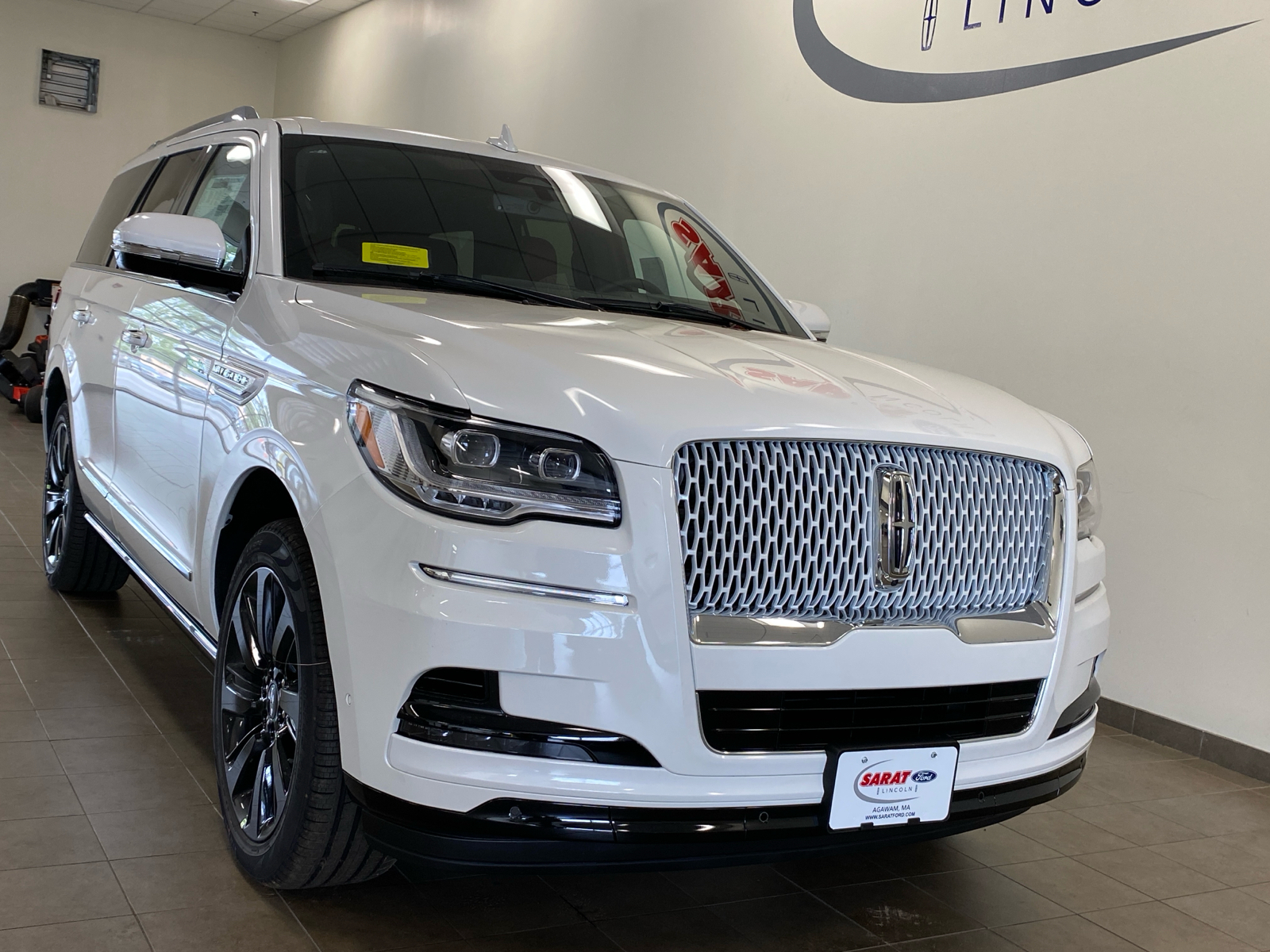 2024 Lincoln Navigator 2024 LINCOLN NAVIGATOR RESERVE 4DR SUV 122.5 WB 4 2