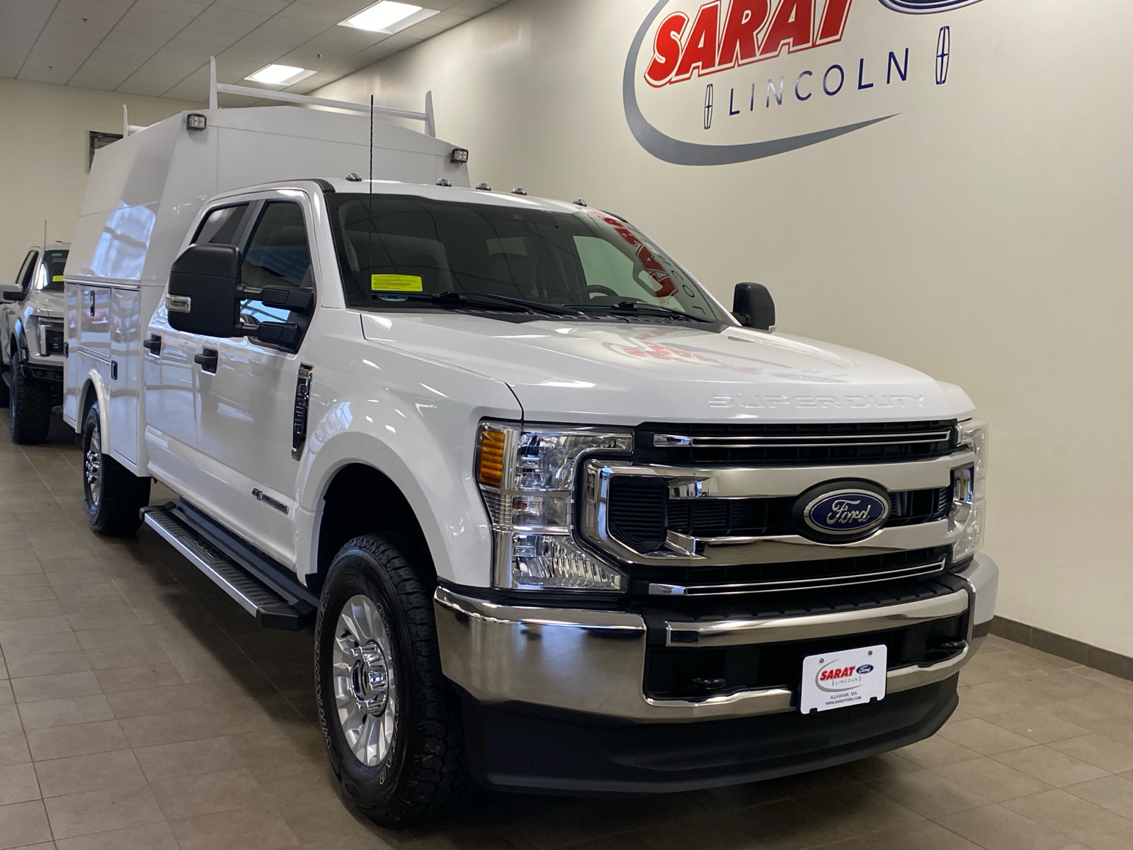 2022 Ford Super Duty F-350 SRW XL 2