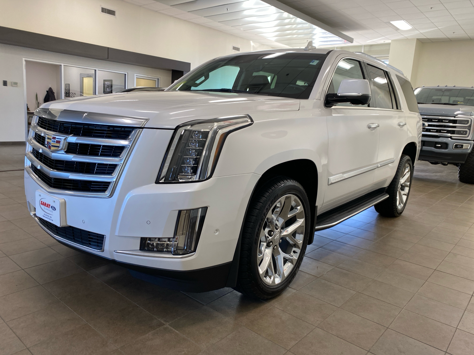 2019 Cadillac Escalade Luxury 4