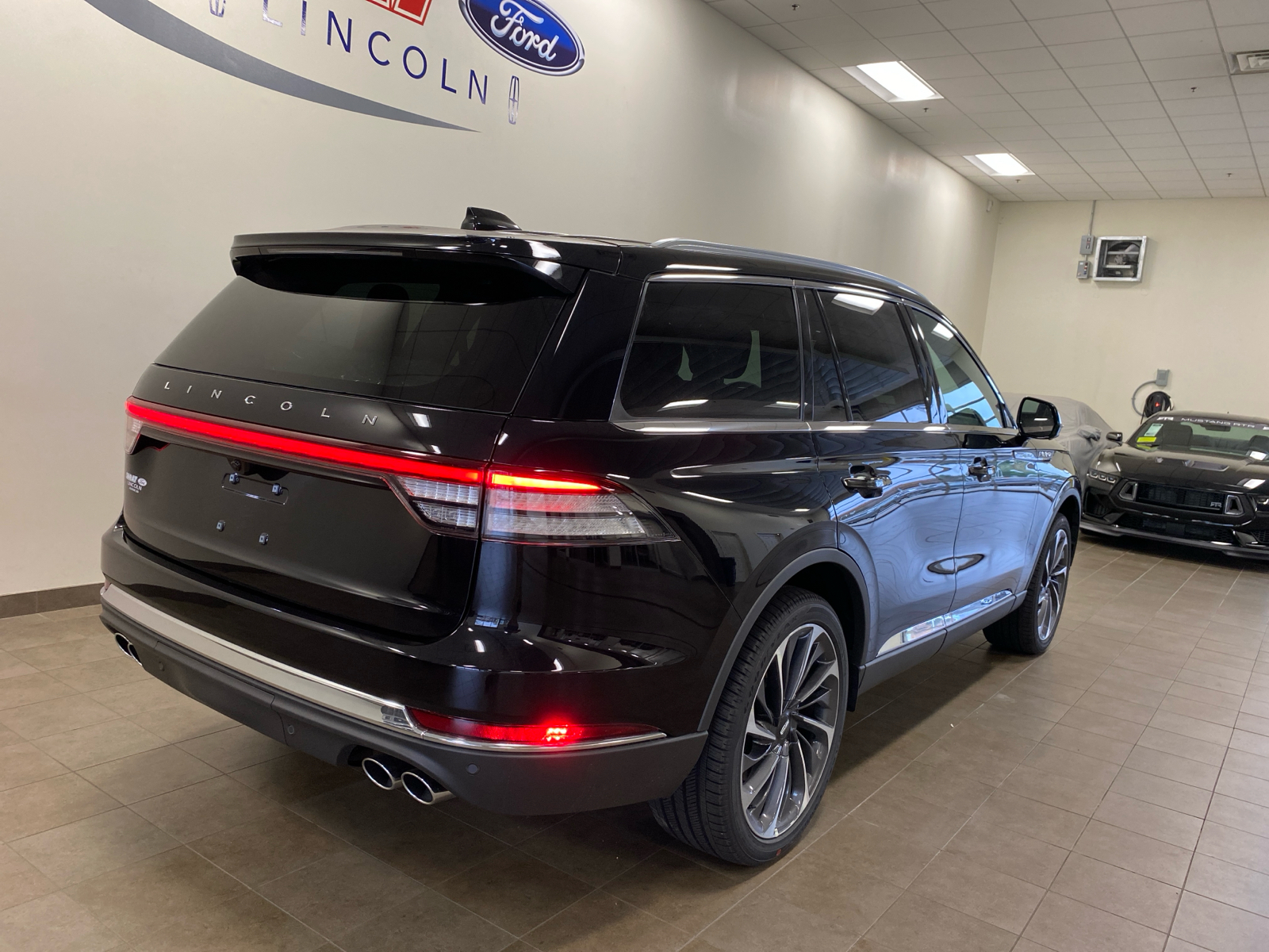 2025 Lincoln Aviator 2025 LINCOLN AVIATOR RESERVE 4DR SUV 119.1 WB AWD 7