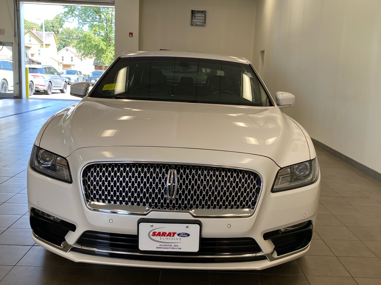 2018 Lincoln Continental  3