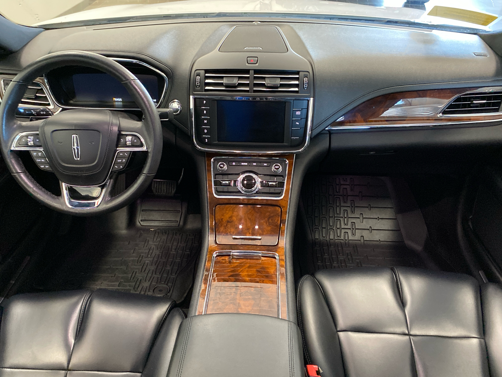 2018 Lincoln Continental  10