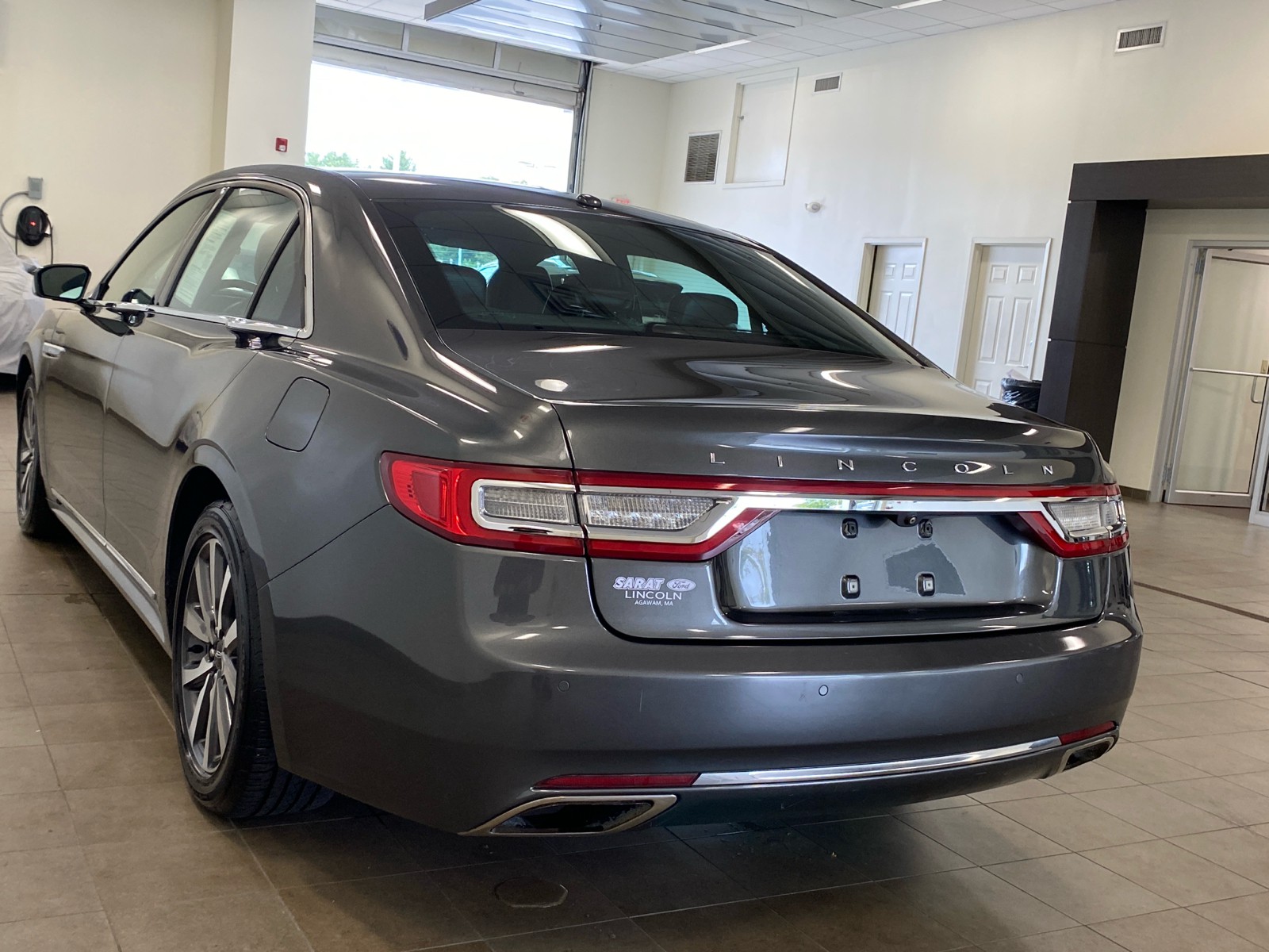 2017 Lincoln Continental Select 5