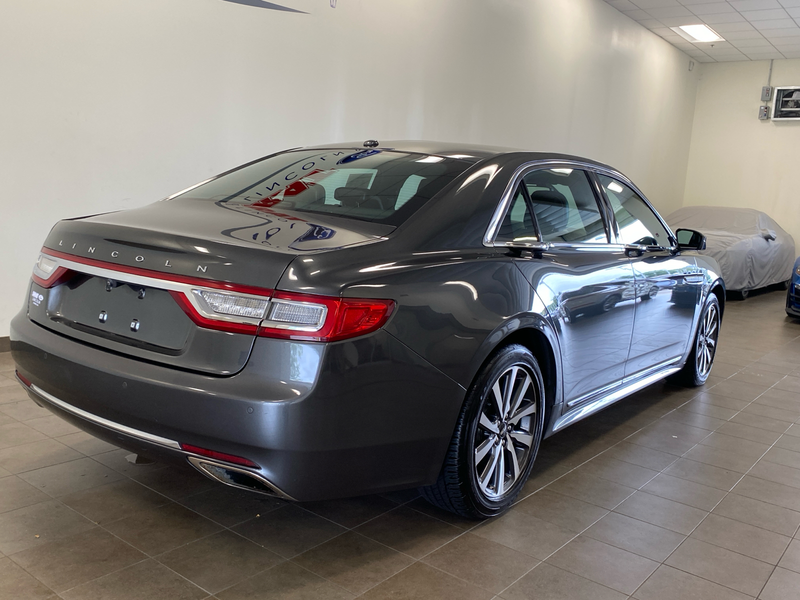 2017 Lincoln Continental Select 7