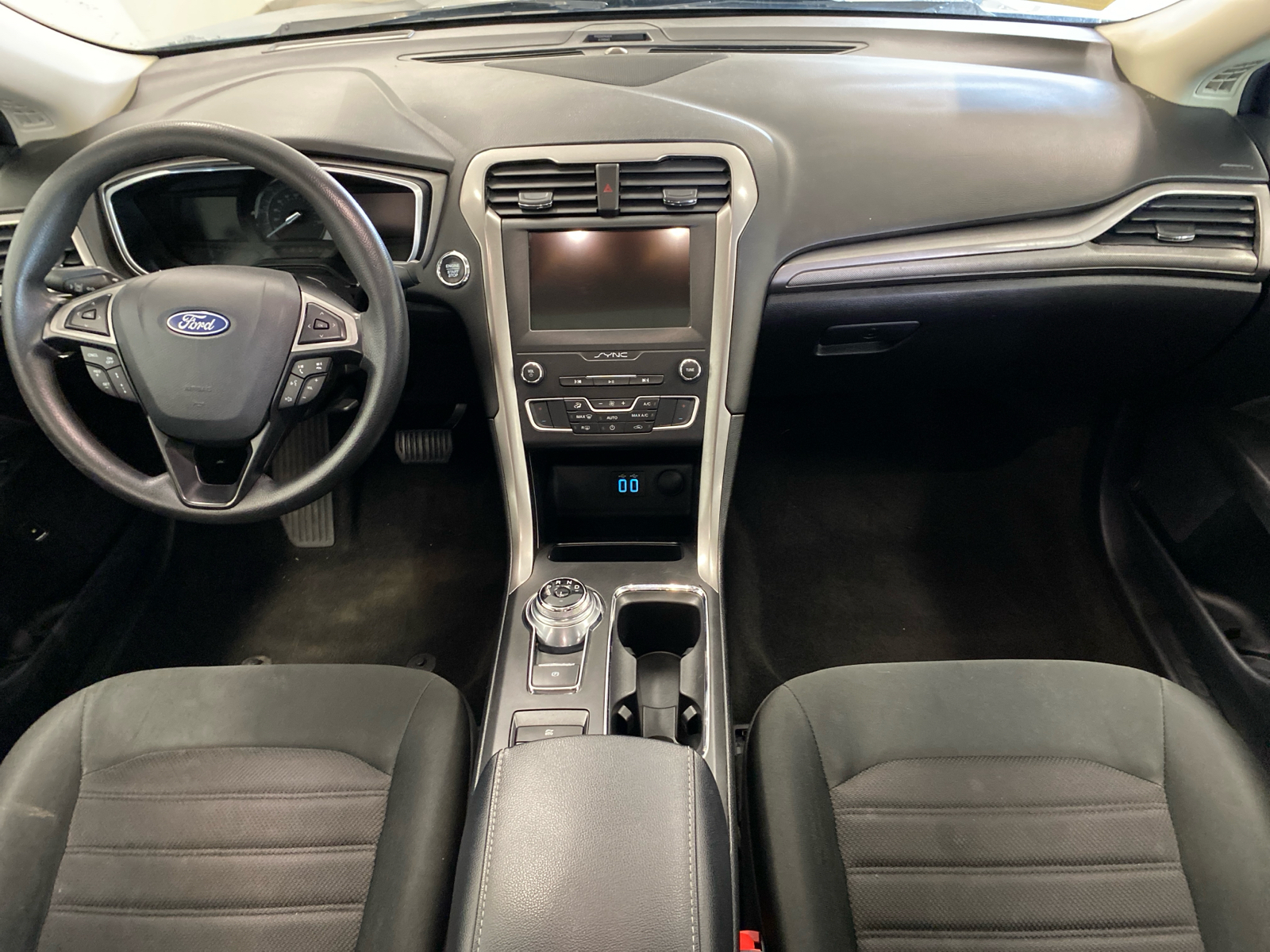 2019 Ford Fusion Hybrid SE 11