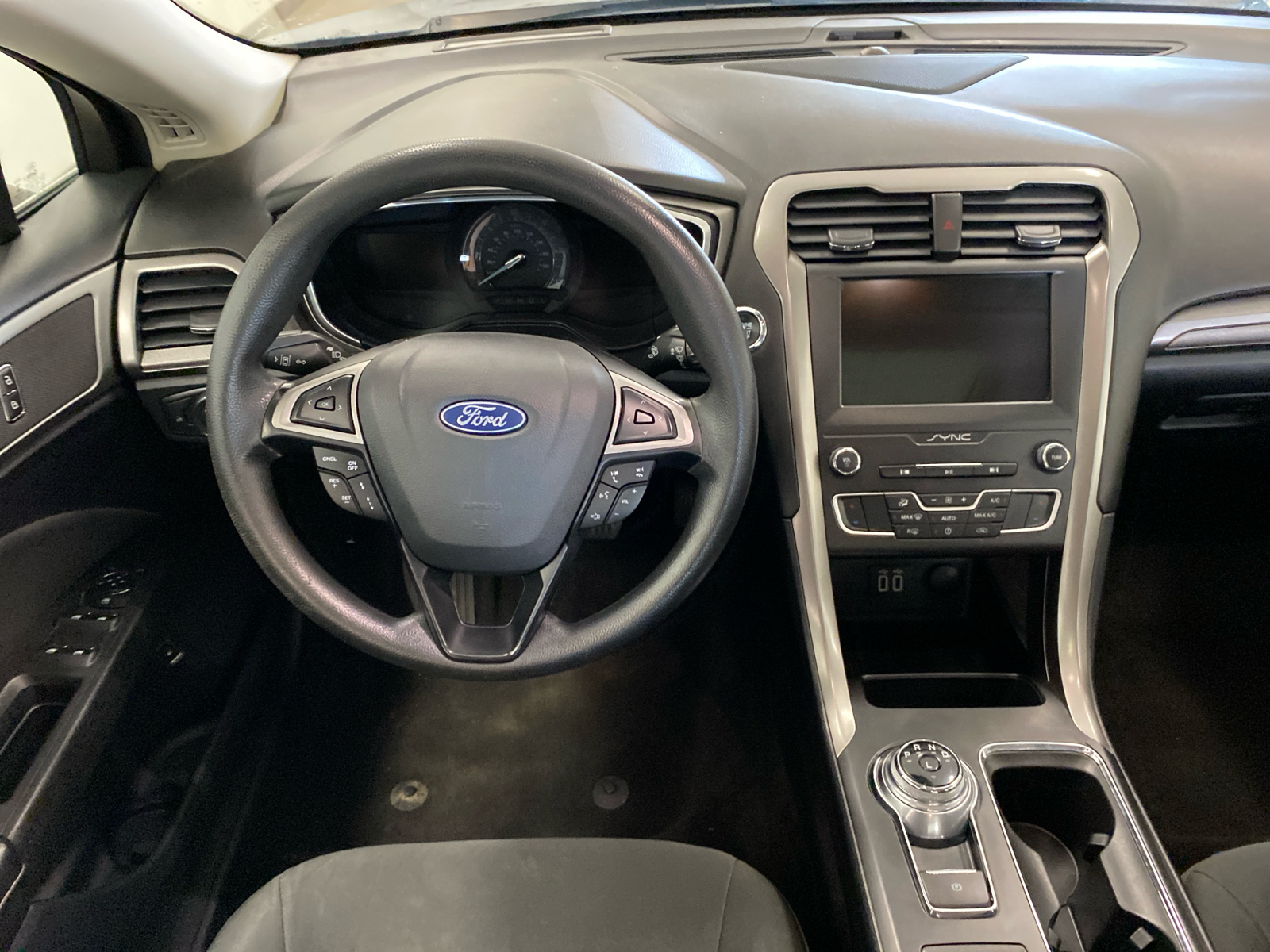 2019 Ford Fusion Hybrid SE 12