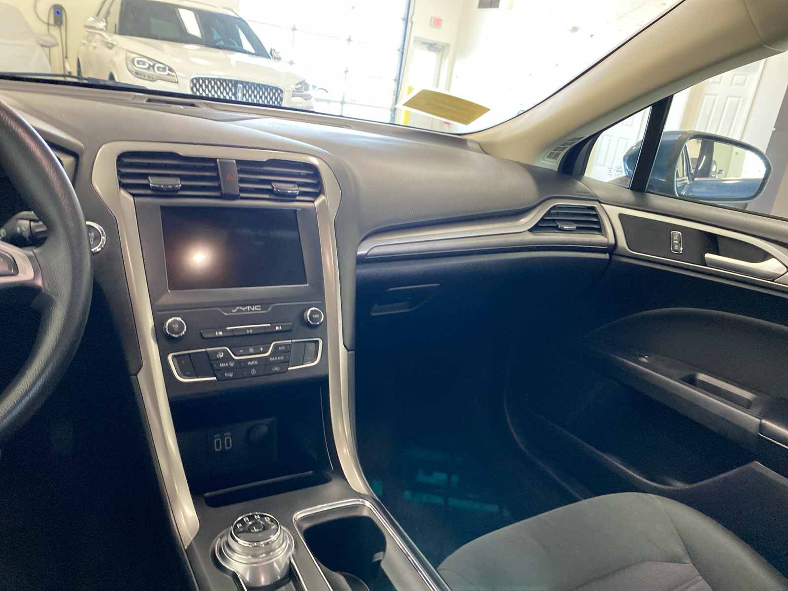 2019 Ford Fusion Hybrid SE 13