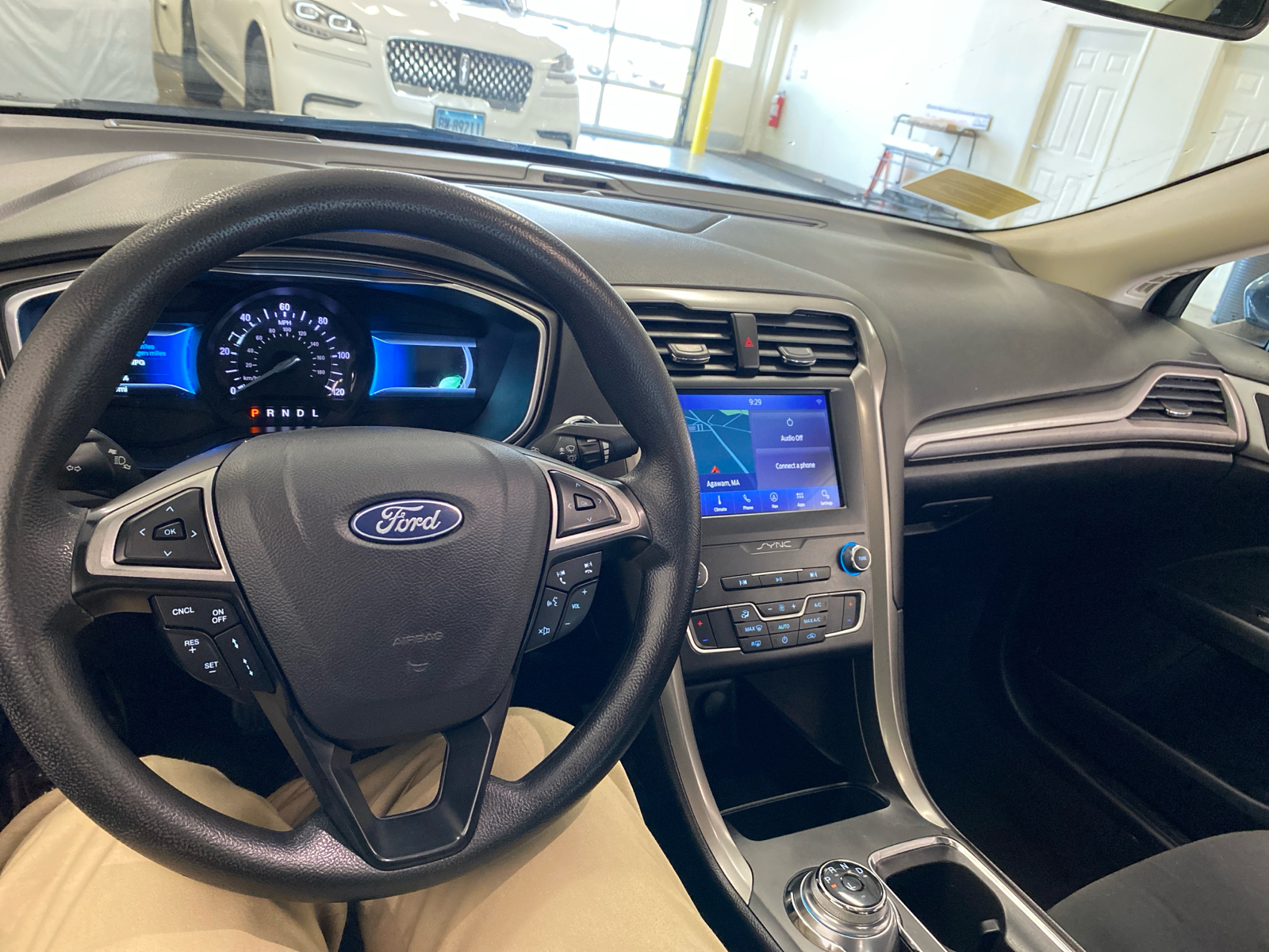 2019 Ford Fusion Hybrid SE 28