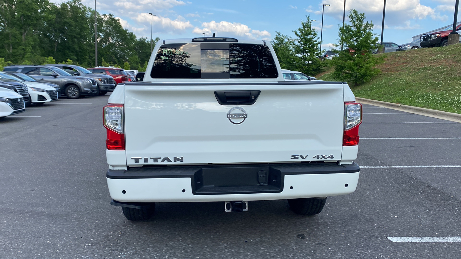 2024 Nissan Titan SV 7