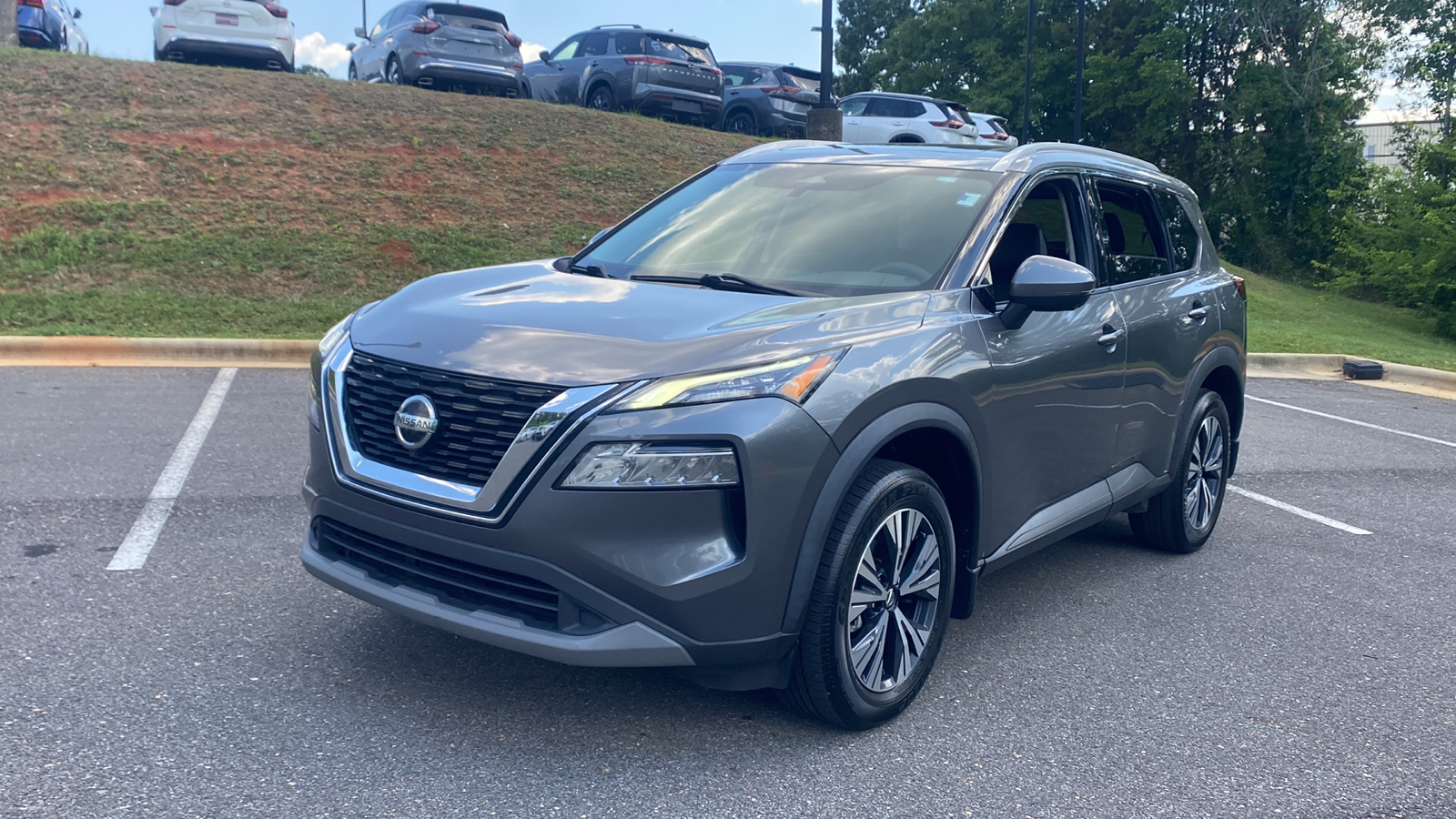 2021 Nissan Rogue SV 4