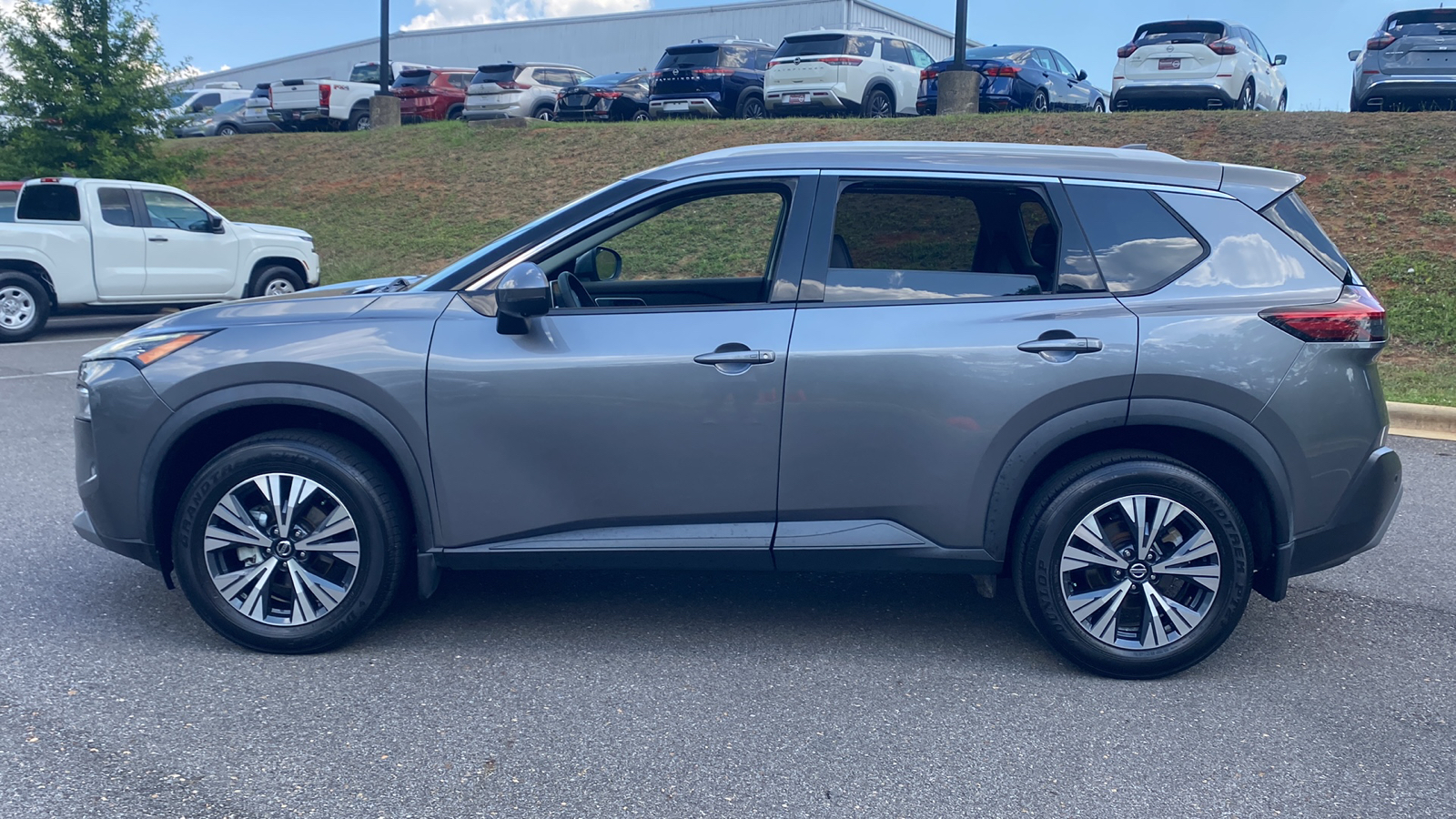 2021 Nissan Rogue SV 5