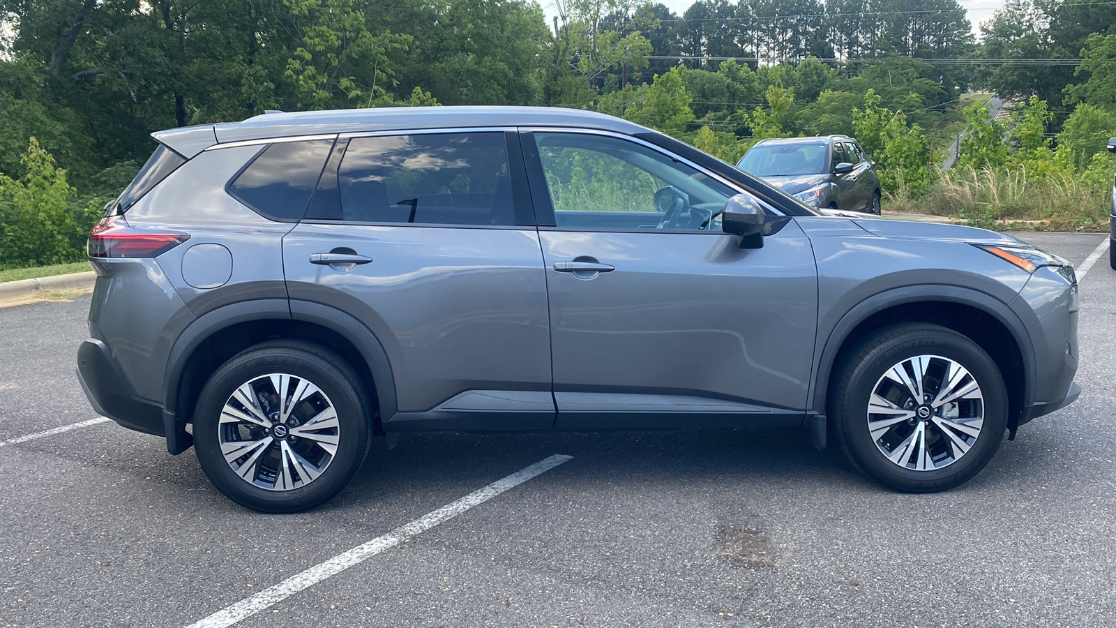 2021 Nissan Rogue SV 9