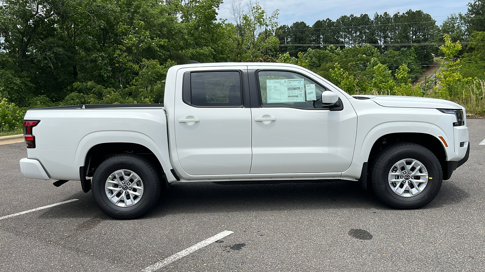 2024 Nissan Frontier SV 9